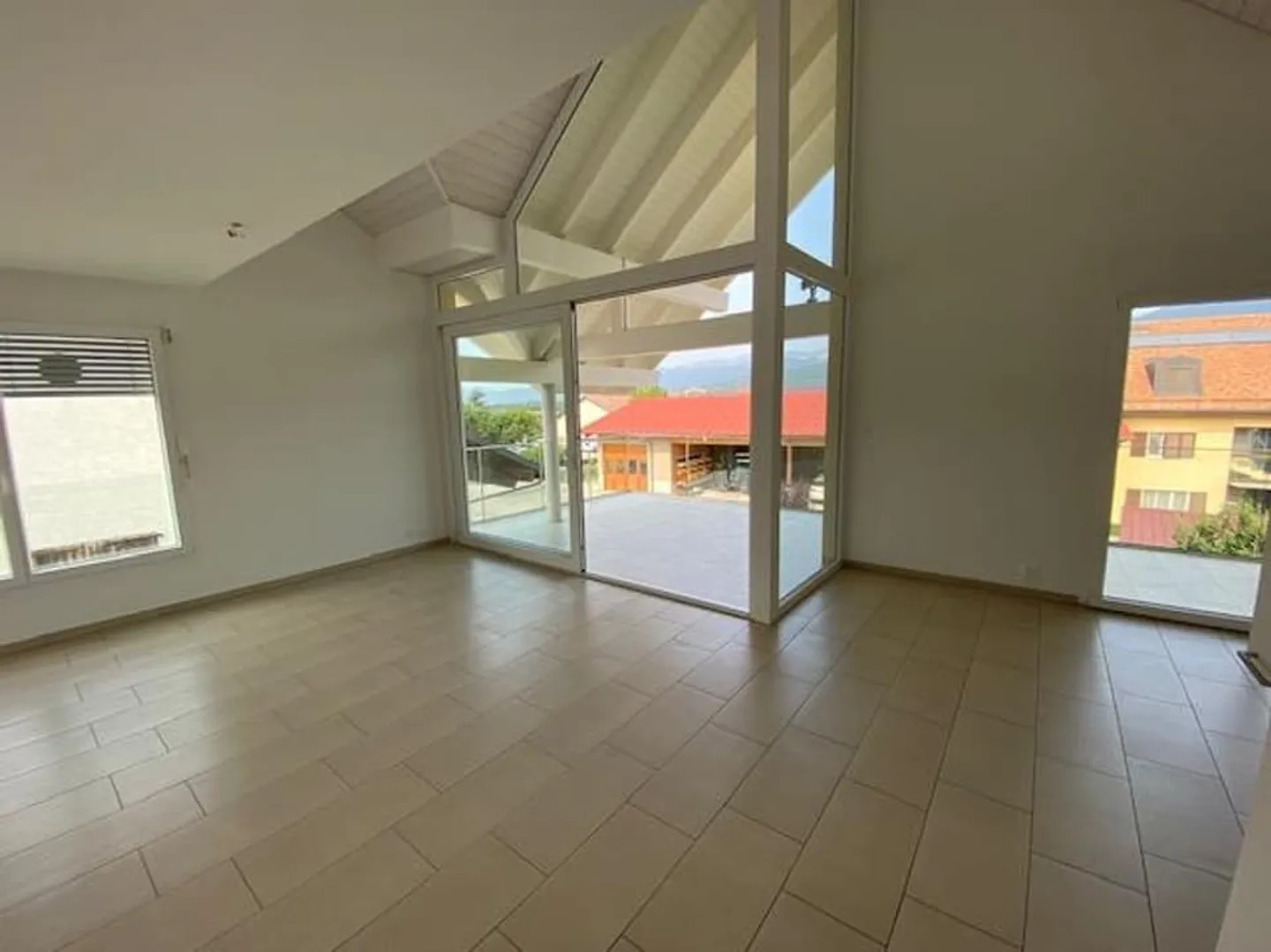 APPARTEMENT 4.5 PIECES (COMBLES) - Photo 4 sur 13