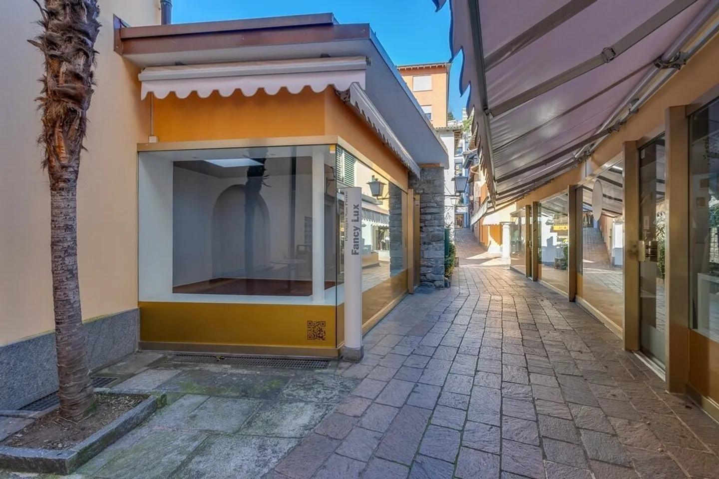 Locale commerciale in pieno centro - Foto 3 di 9