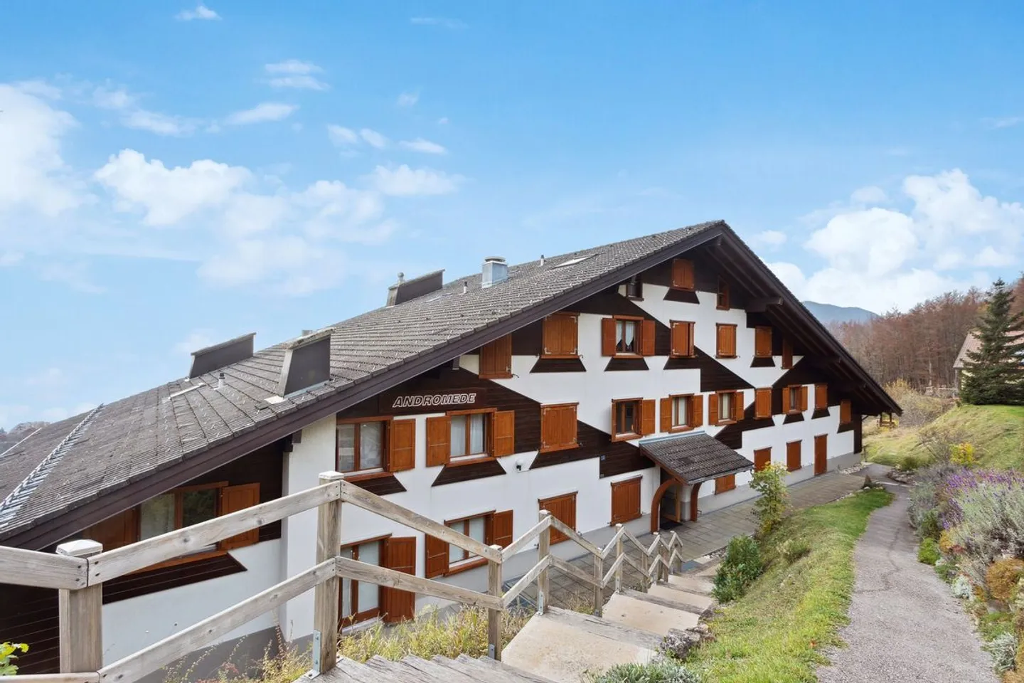 Geräumige 4.5-Zimmer-Wohnung mit atemberaubendem Blick - Foto 7 von 7