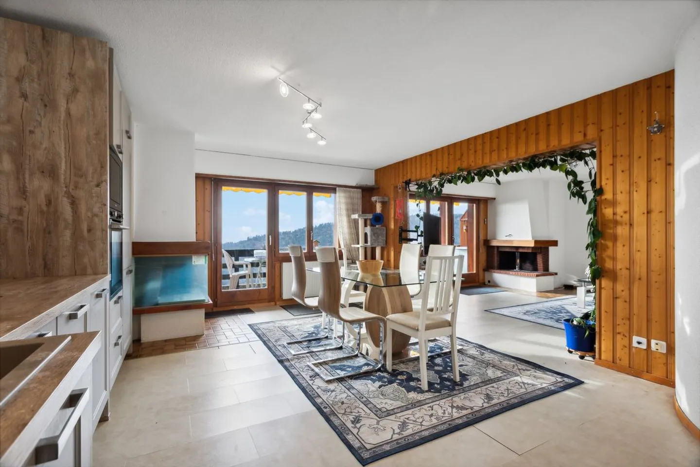 Geräumige 4.5-Zimmer-Wohnung mit atemberaubendem Blick - Foto 1 von 7