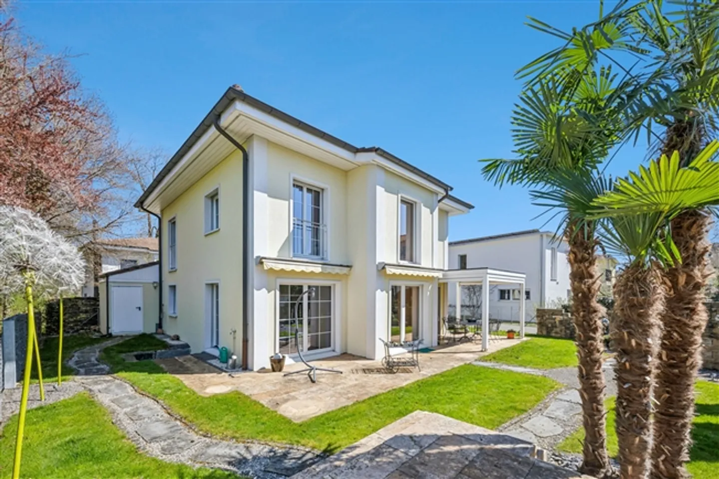 Elegante casa unifamiliare in una tranquilla zona residenziale di Suhr - Foto 1 di 13