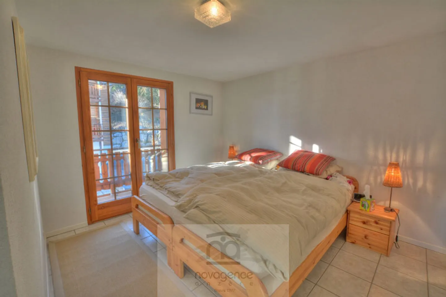 Charming Apartment with Balconies - Photo 5 of 11