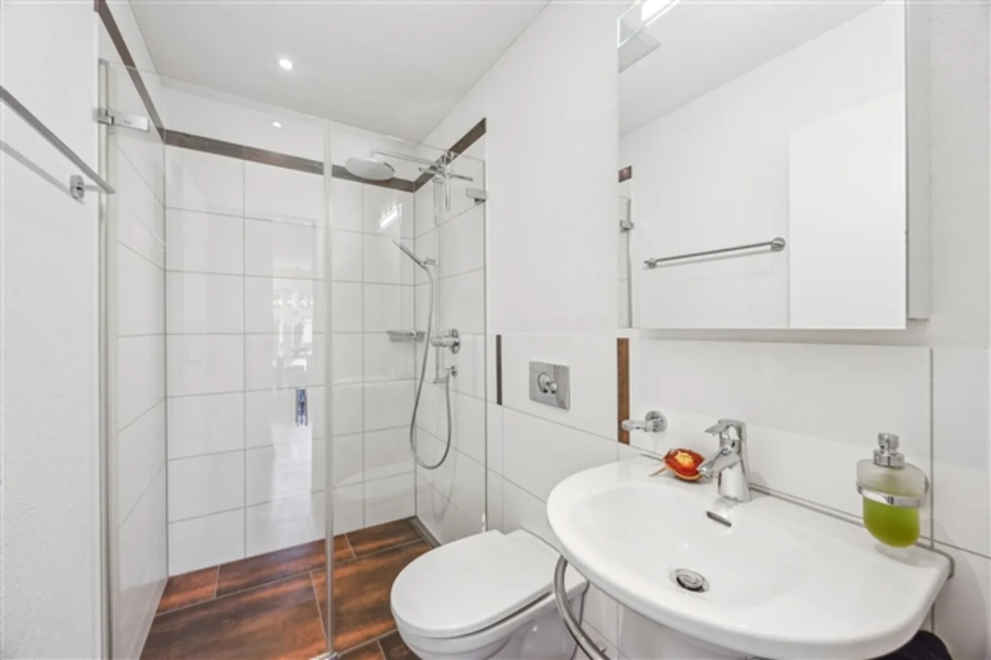 Elegante casa unifamiliare in una tranquilla zona residenziale di Suhr - Foto 9 di 13