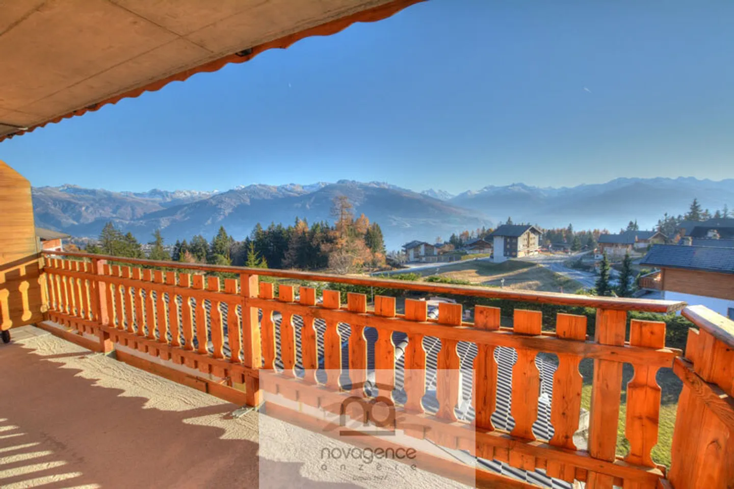 Charming Apartment with Balconies - Photo 9 of 11