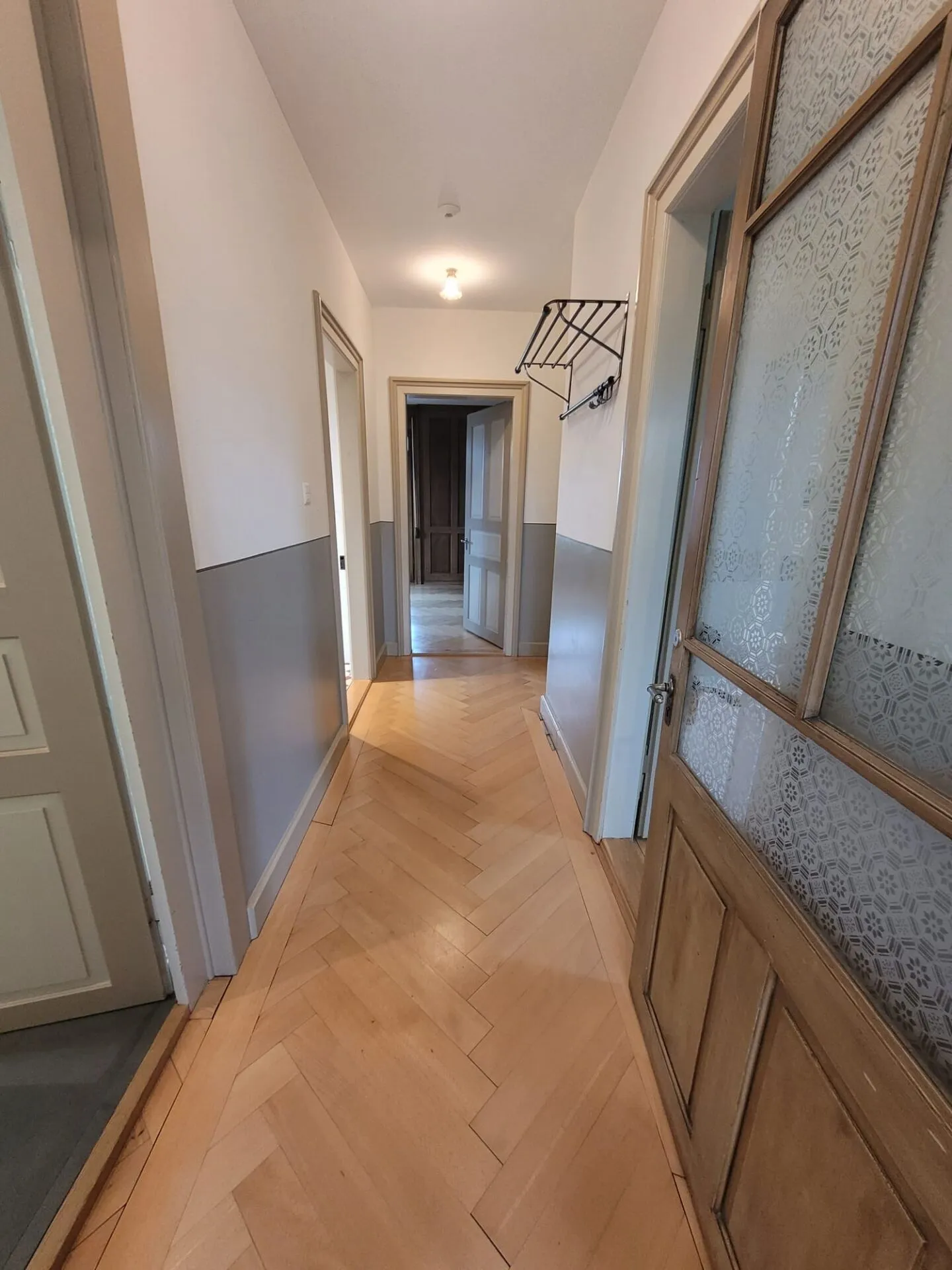 «Helle 4-Zimmer-Wohnung mit Balkon & Flussblick» - Foto 3 von 5