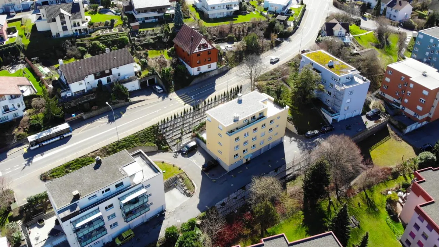 Appartamento Attico 3 1/2 con Vista Fantastica sul Lago - Foto 3 di 13