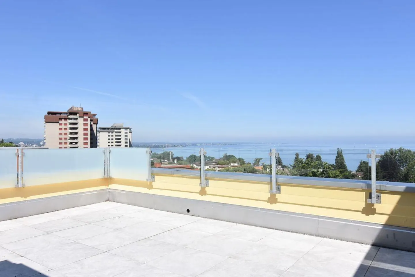 Appartamento Attico 3 1/2 con Vista Fantastica sul Lago - Foto 2 di 13