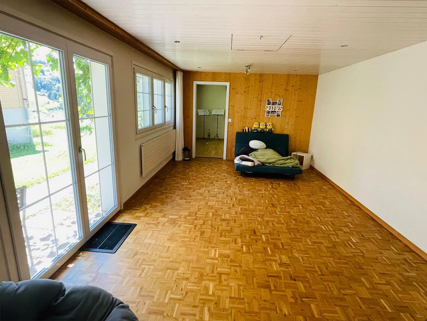 Appartement spacieux de 3,5 pièces avec balcon, coin salon et 2 places de parking - Photo 4 sur 10