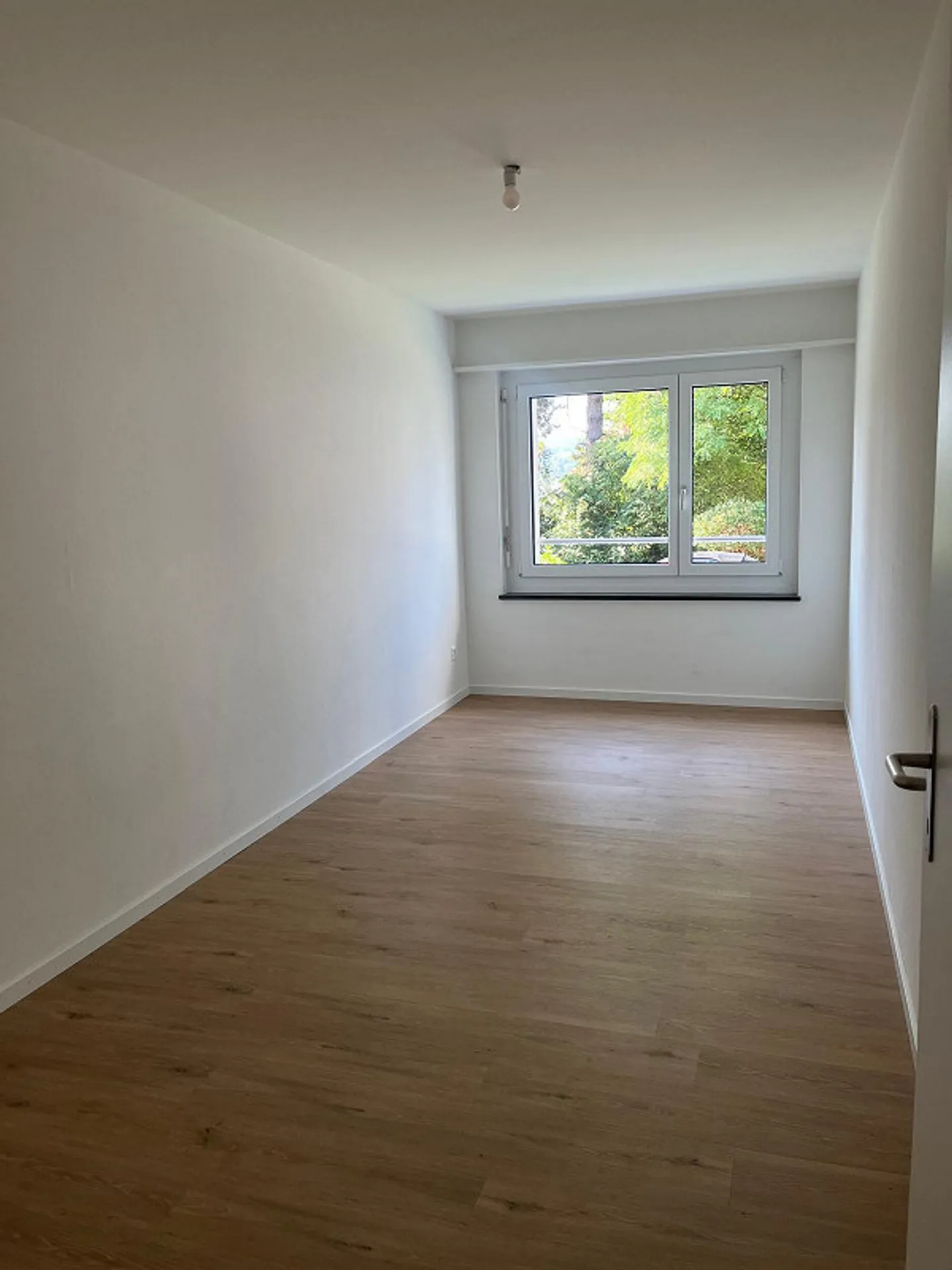 Charming 3-room apartment with balcony in Oberengstringen - Photo 4 of 7