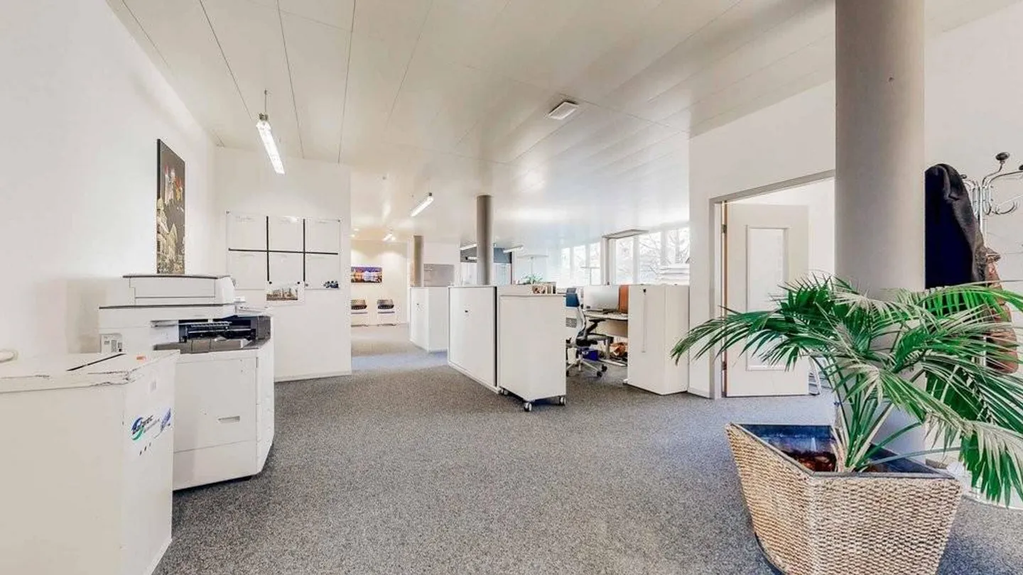 Uffici attraenti direttamente alla stazione di Thun - Foto 4 di 12