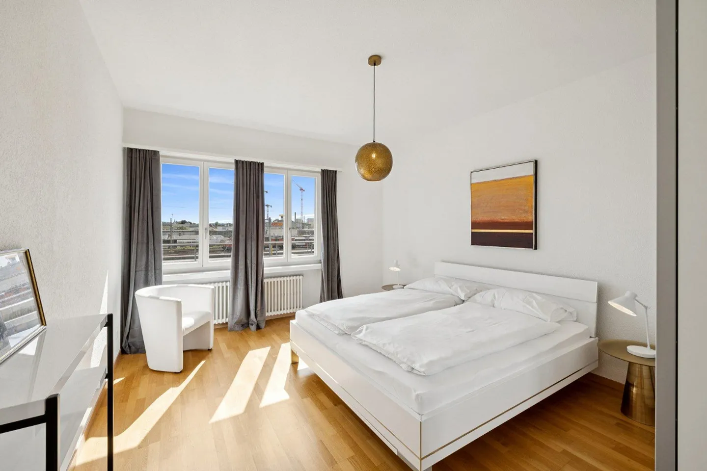 Furnished 4-room apartment with service in the center of Biel/Bienne - Photo 1 of 11