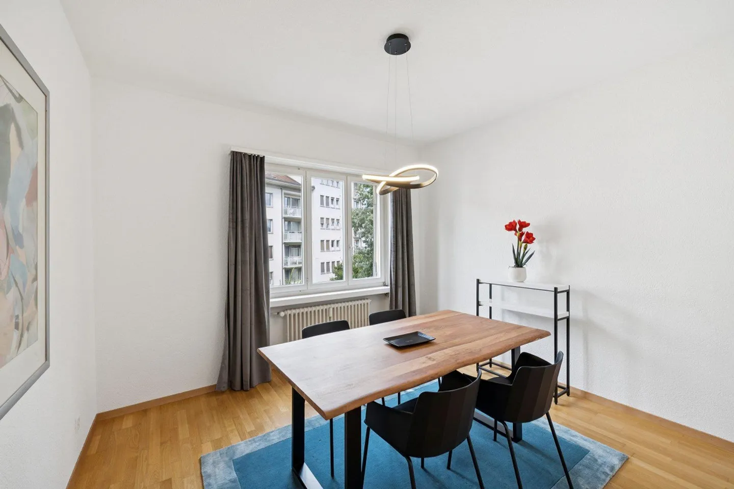 Furnished 4-room apartment with service in the center of Biel/Bienne - Photo 4 of 11