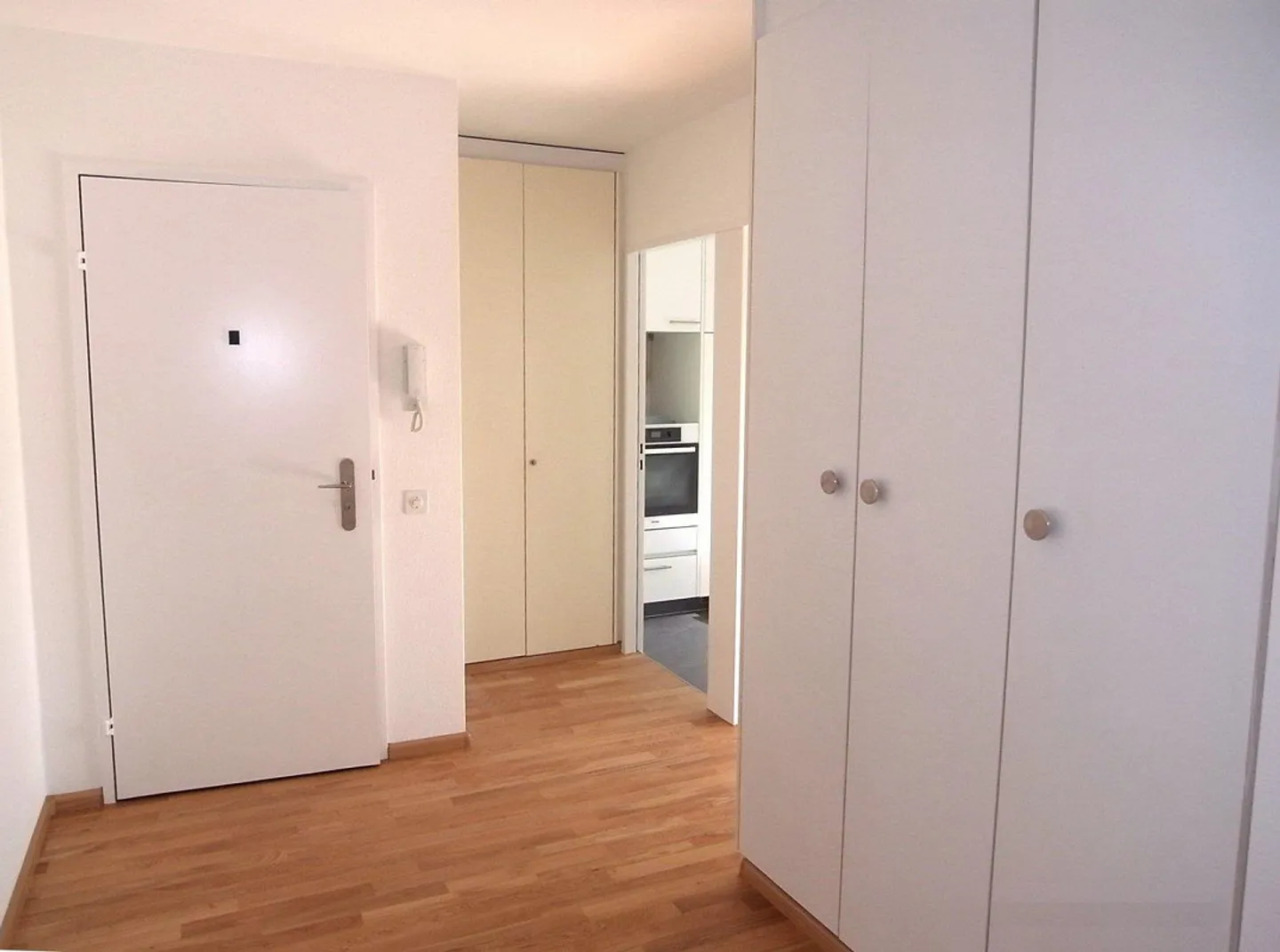 In Gellert on a quiet side street - Photo 2 of 10