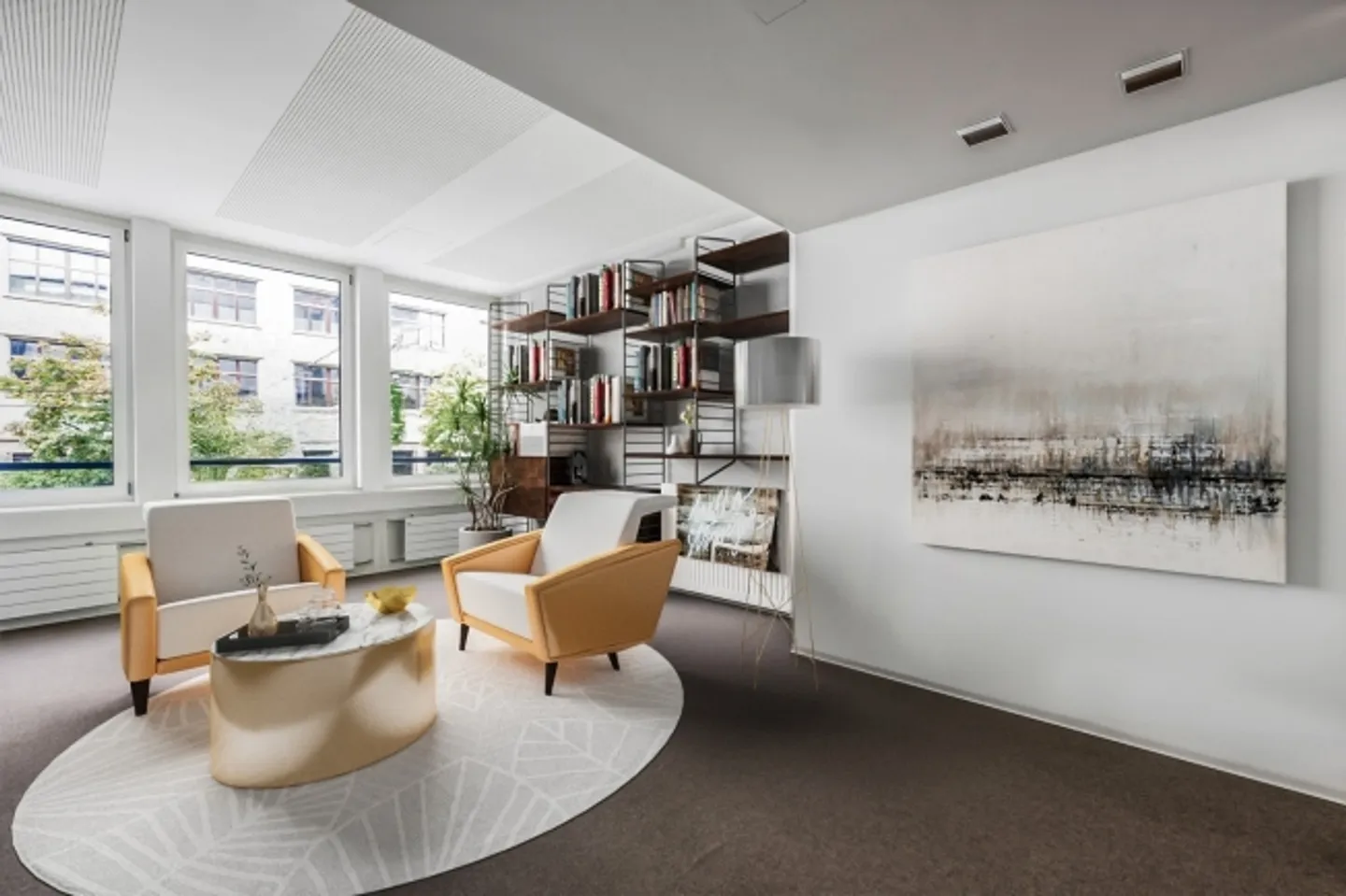 Office space for rent - Photo 1 of 8