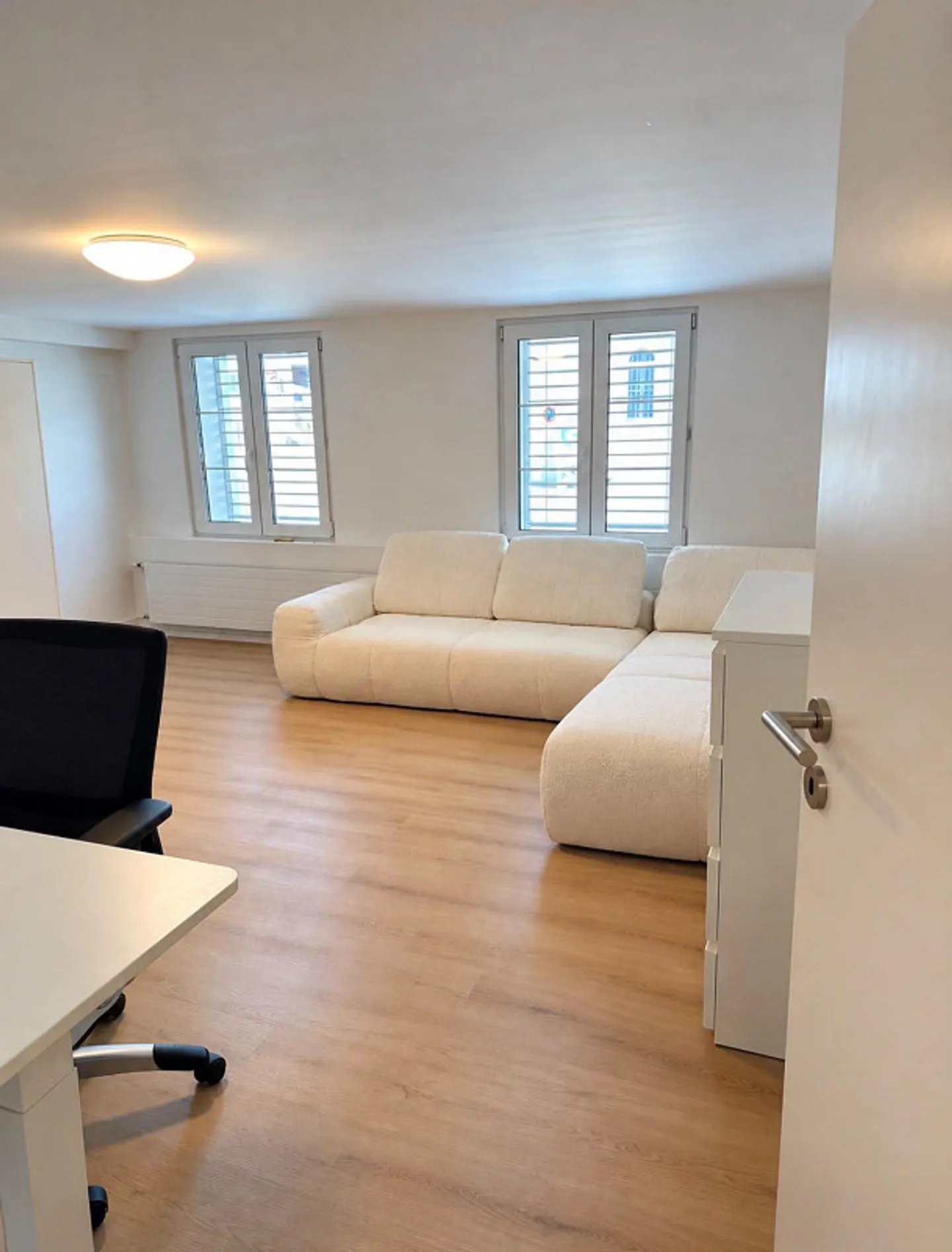 Freshly renovated 1.5-room apartment for rent in Rottenhausen - Photo 1 of 8