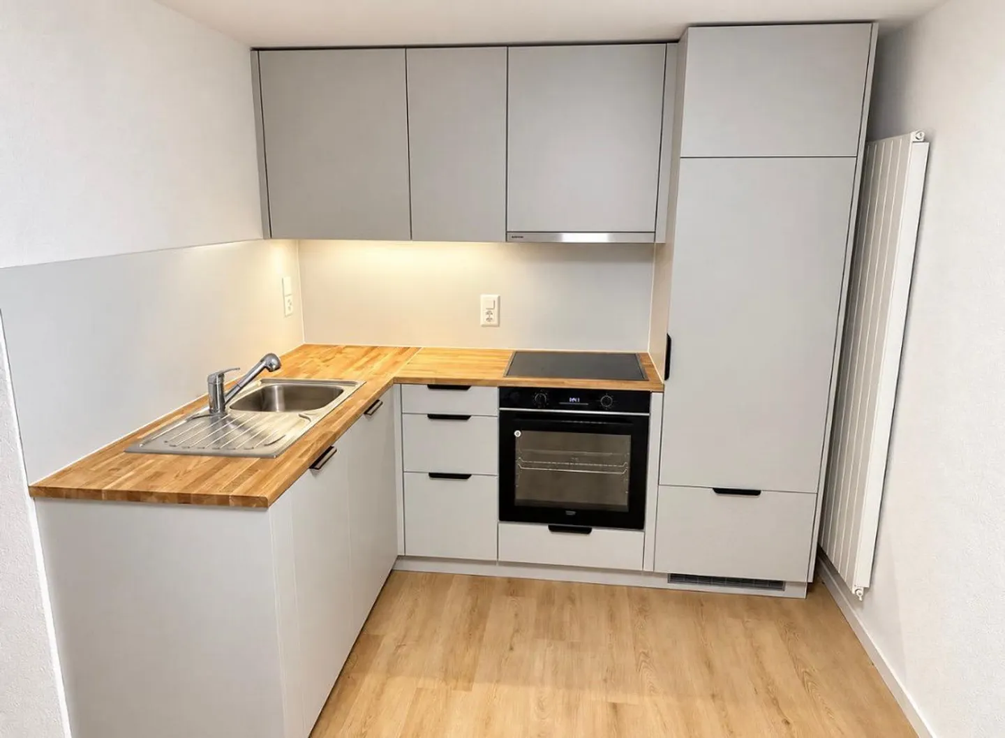 Freshly renovated 1.5-room apartment for rent in Rottenhausen - Photo 2 of 8