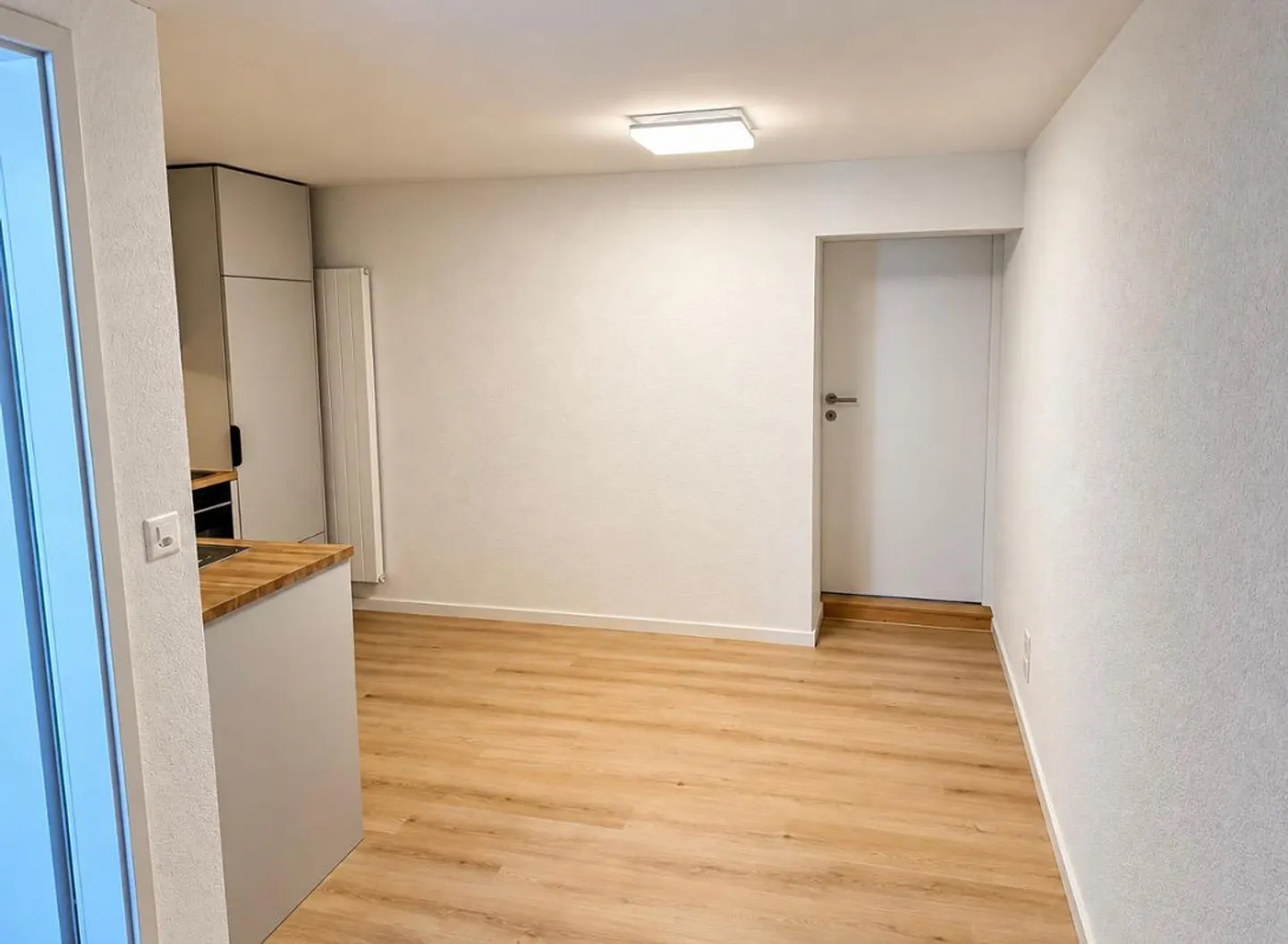 Freshly renovated 1.5-room apartment for rent in Rottenhausen - Photo 3 of 8