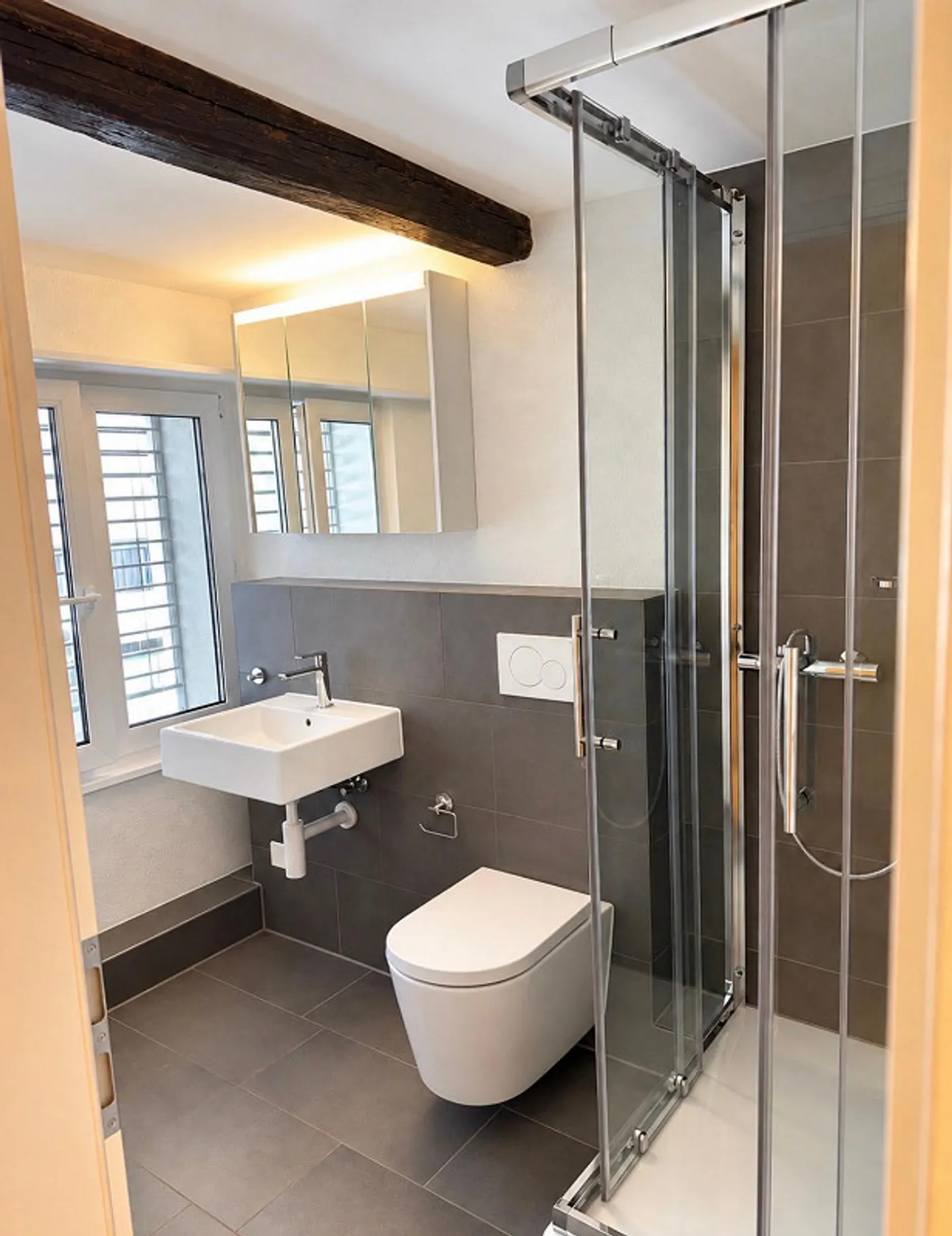 Freshly renovated 1.5-room apartment for rent in Rottenhausen - Photo 6 of 8
