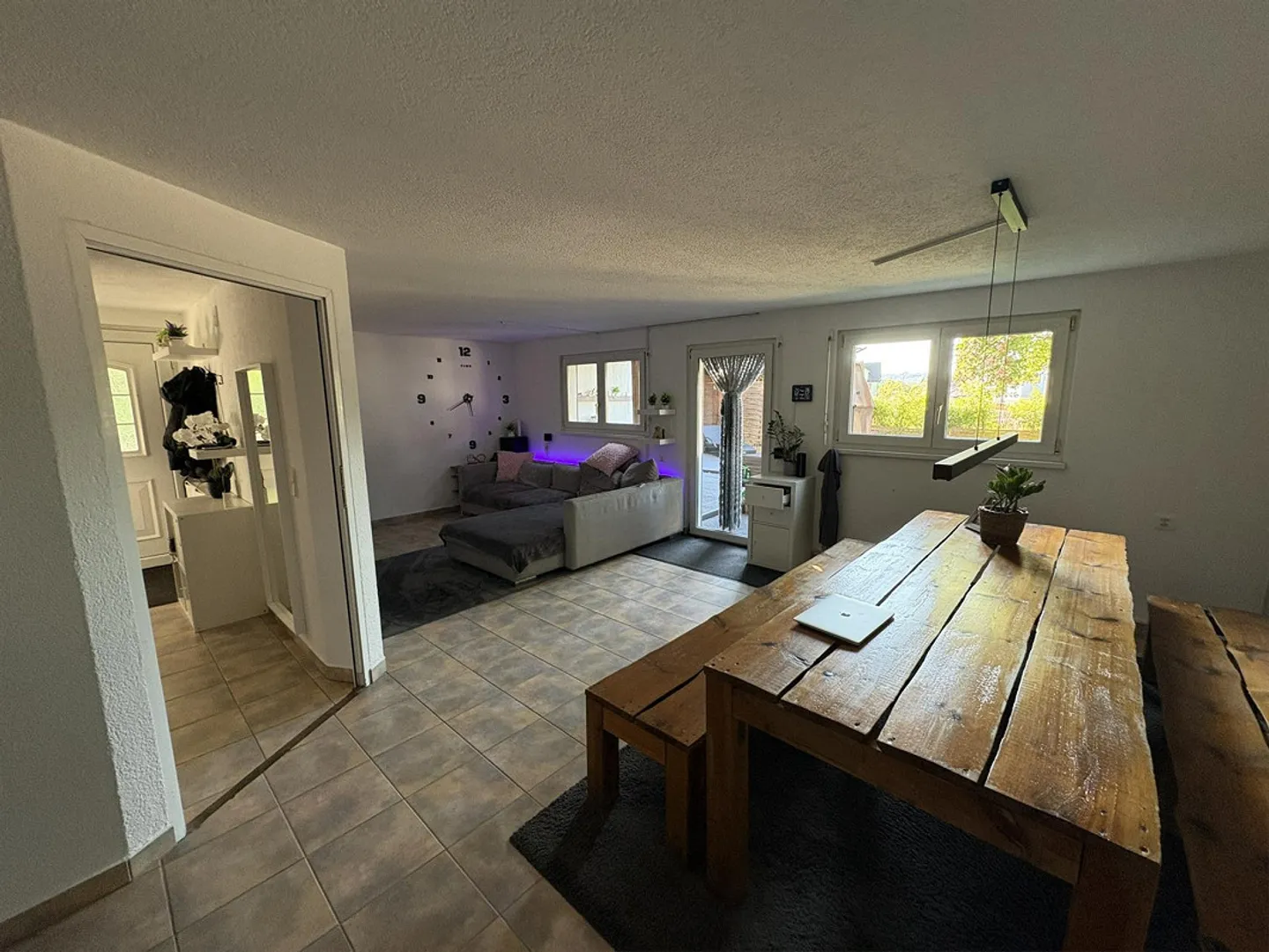Casa a schiera accogliente di 3,5 stanze con giardino privato - Foto 2 di 11