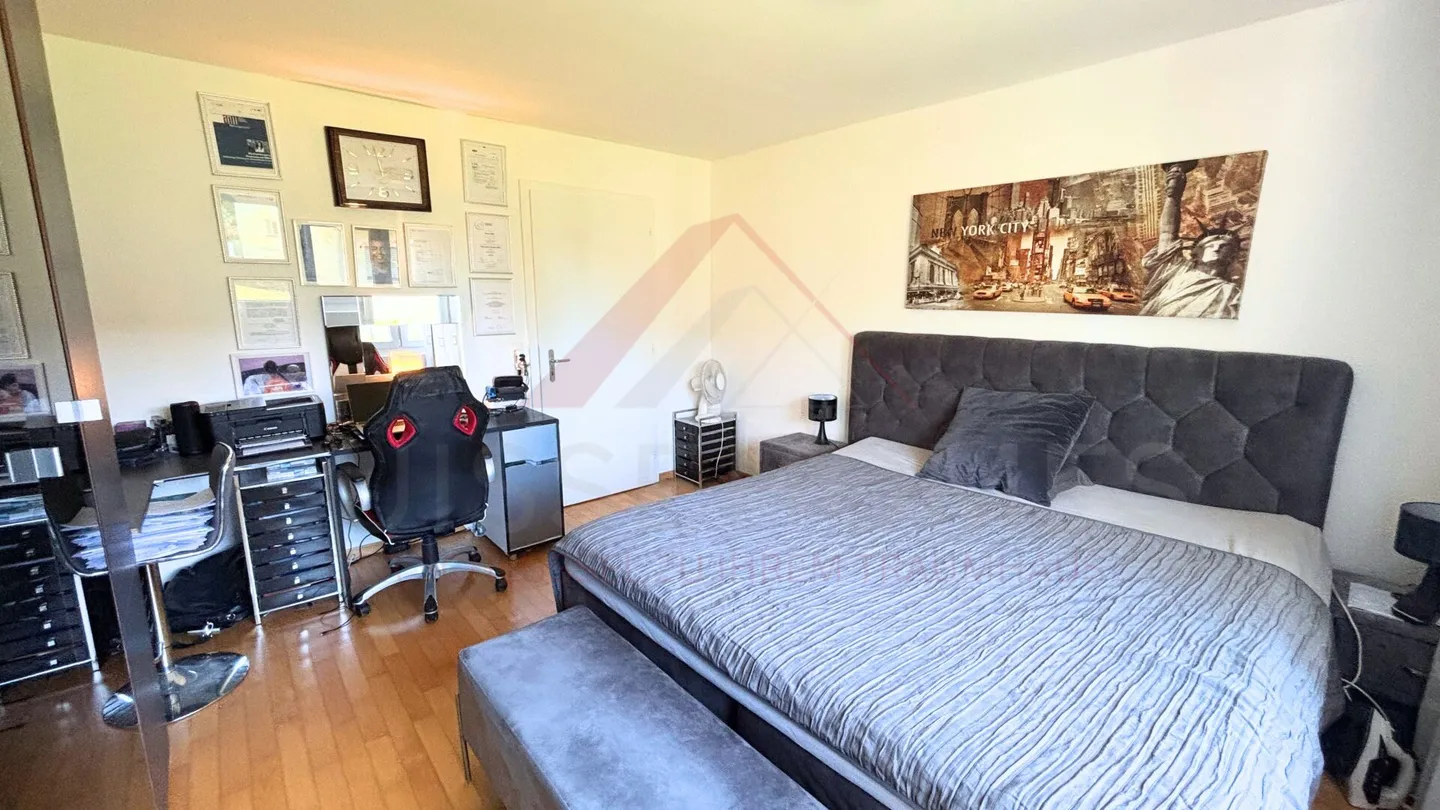 Vue lacustre de rêve sur le lac de Lucerne | Appartement exclusif de 2,5 pièces avec terrasse de 35 m² - Photo 8 sur 12