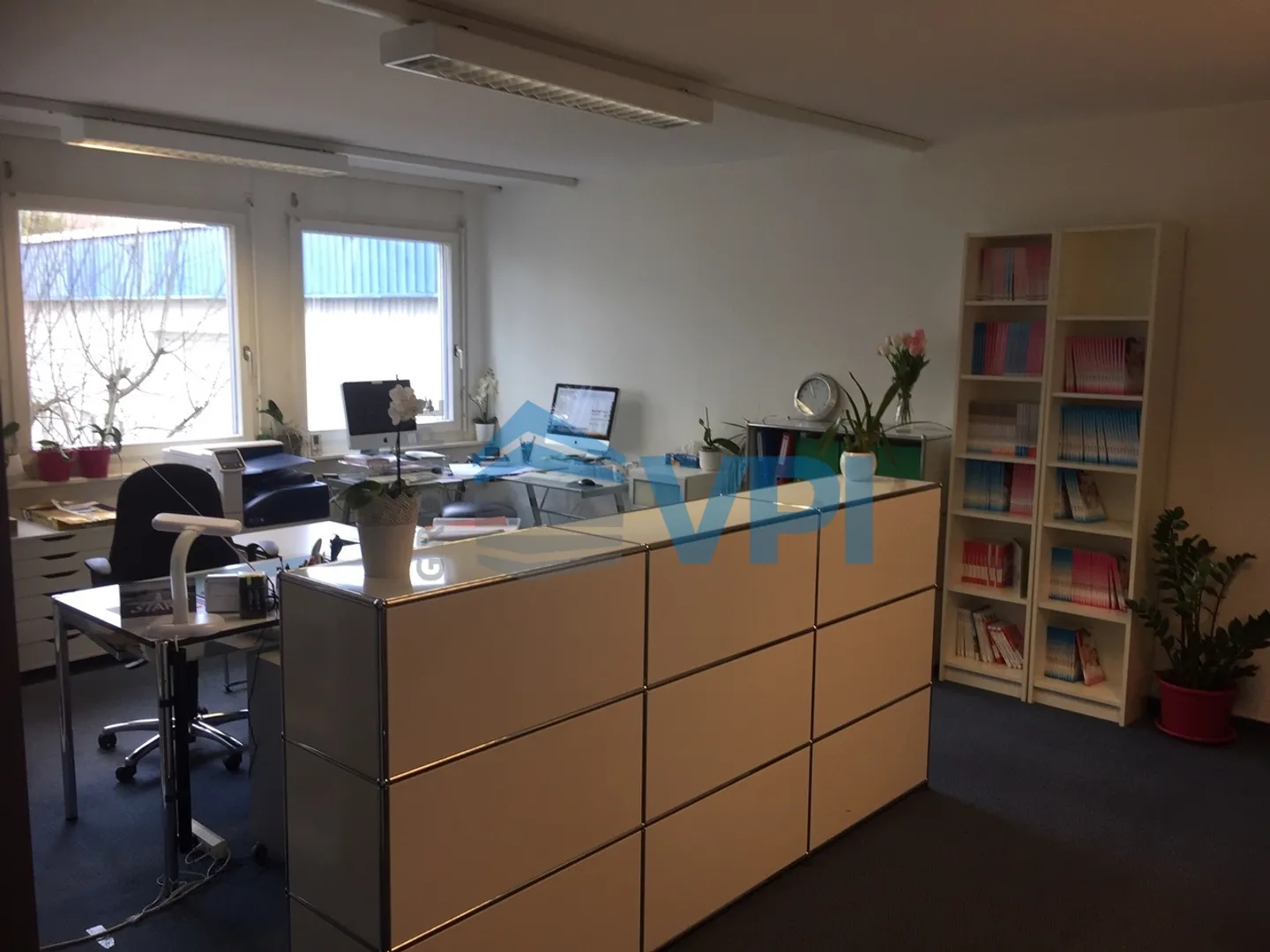 Mont-sur-Lausanne - Bright office of about 130m2 - Photo 2 of 9