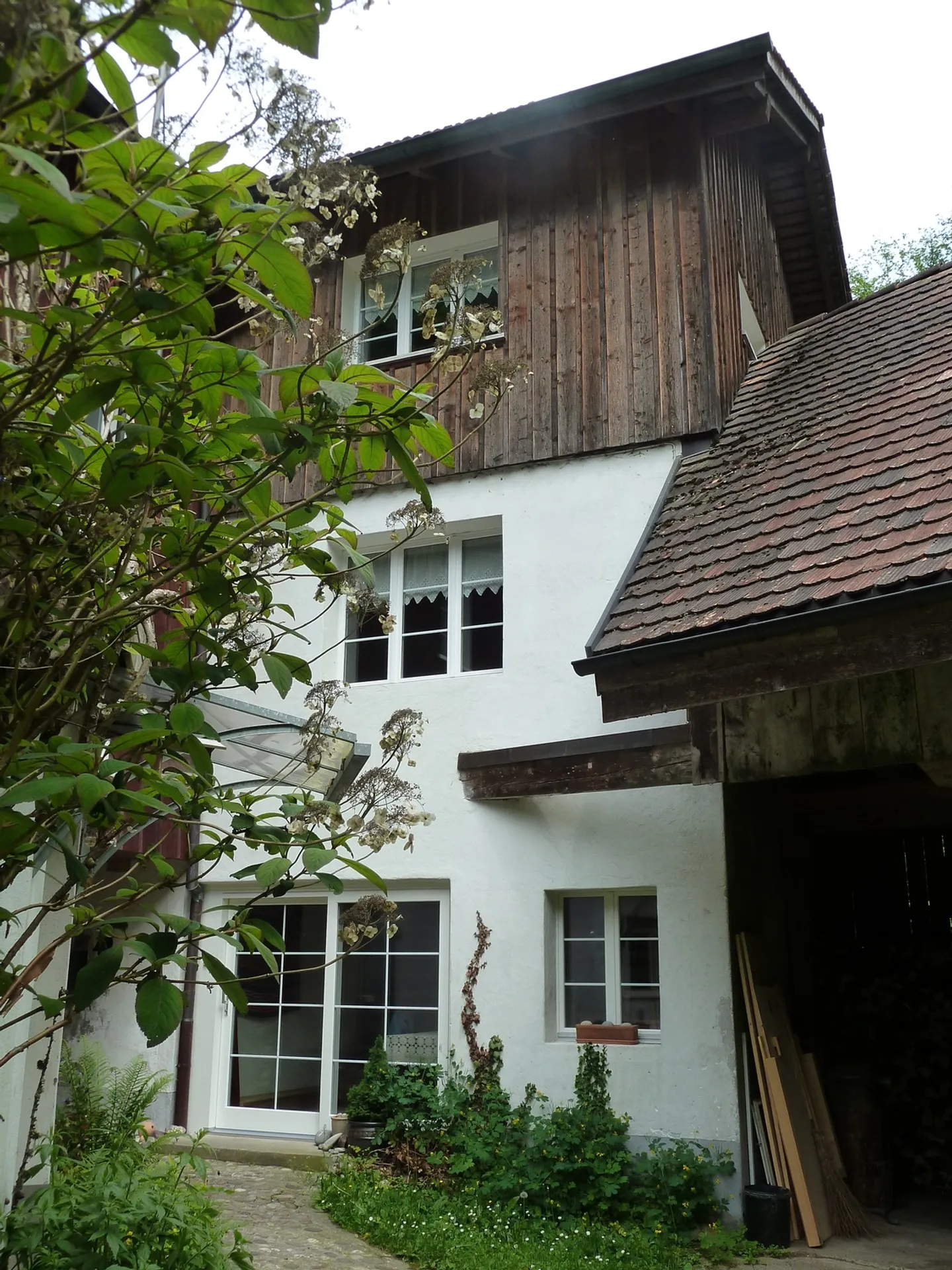 Appartement Charmant avec Jardin - Photo 2 sur 10