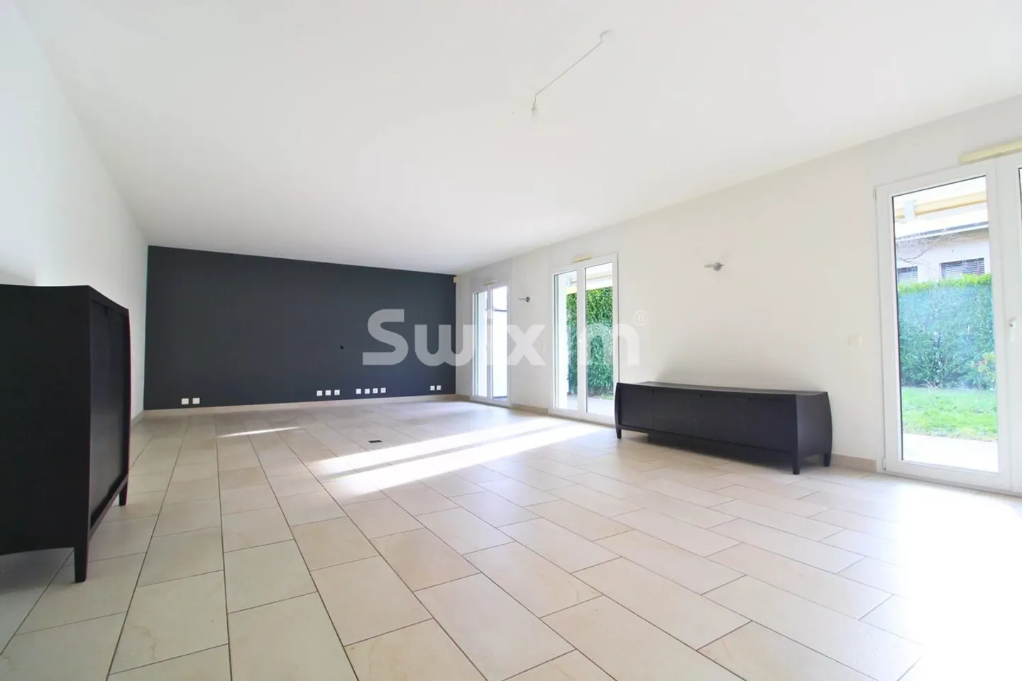 Spacious Ground Floor in a Gable House - Photo 3 of 5