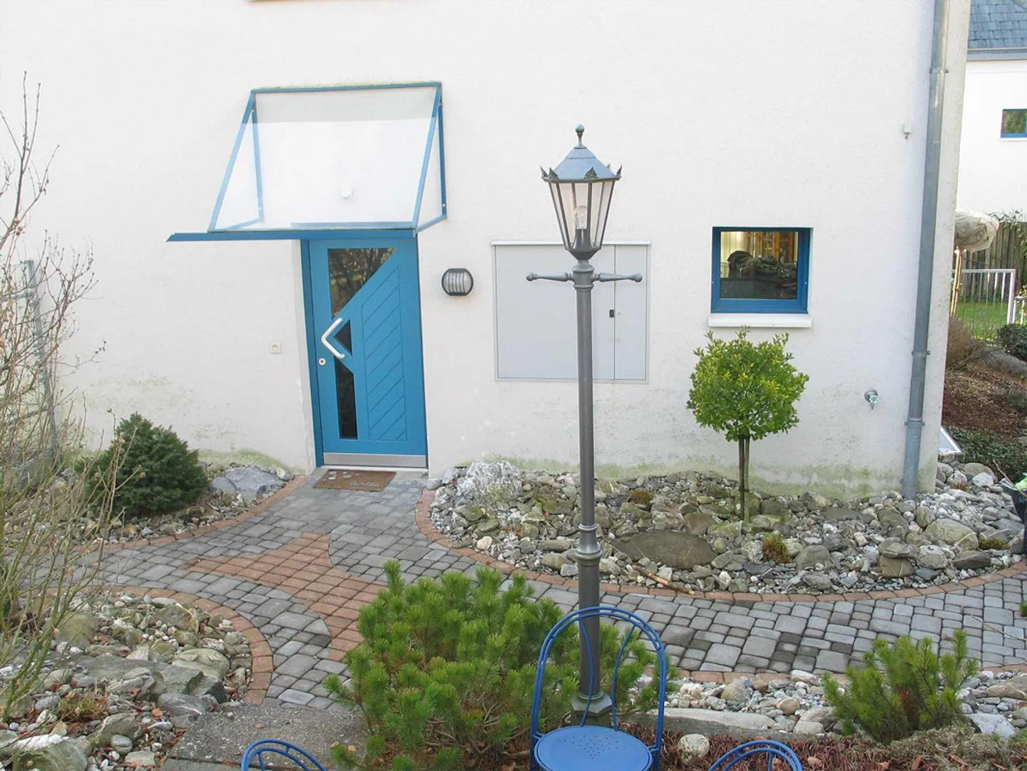 Casa unifamiliare indipendente in una posizione molto tranquilla e centrale - Foto 1 di 11