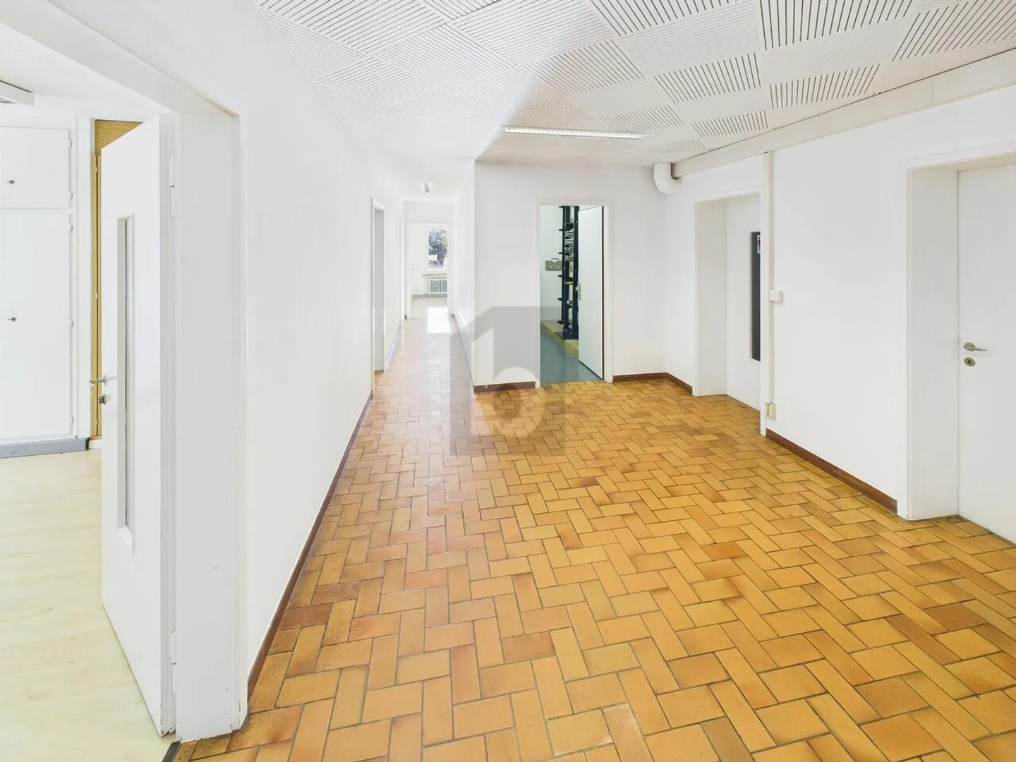 SPACIOUS AND AFFORDABLE NEAR THE CITY - Photo 2 of 6