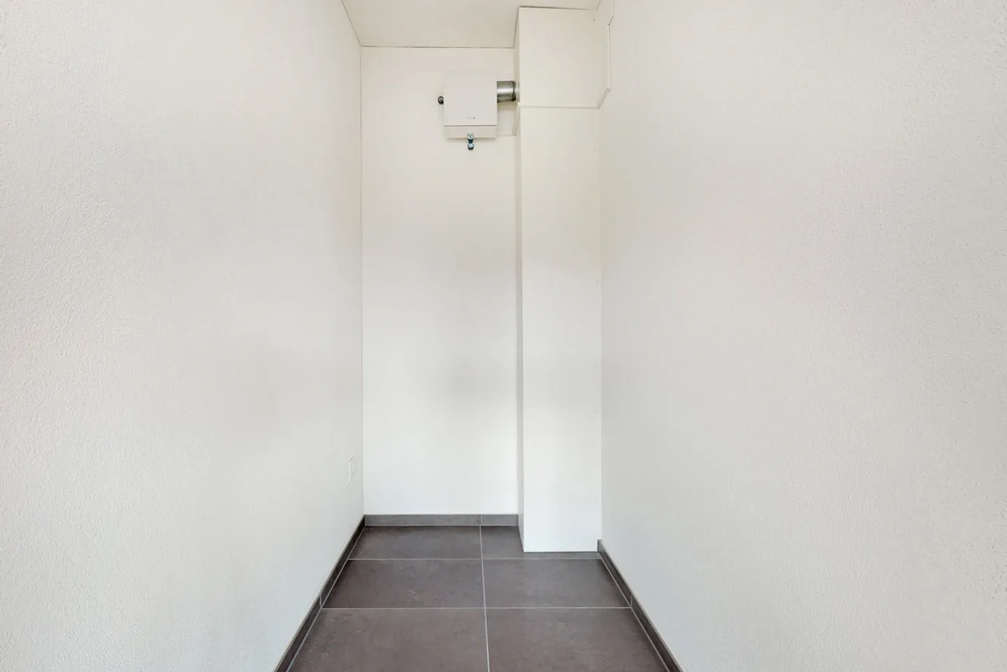 Beautiful apartment in modern neighborhood seeks new tenant from 16.08.2026 - Photo 9 of 10