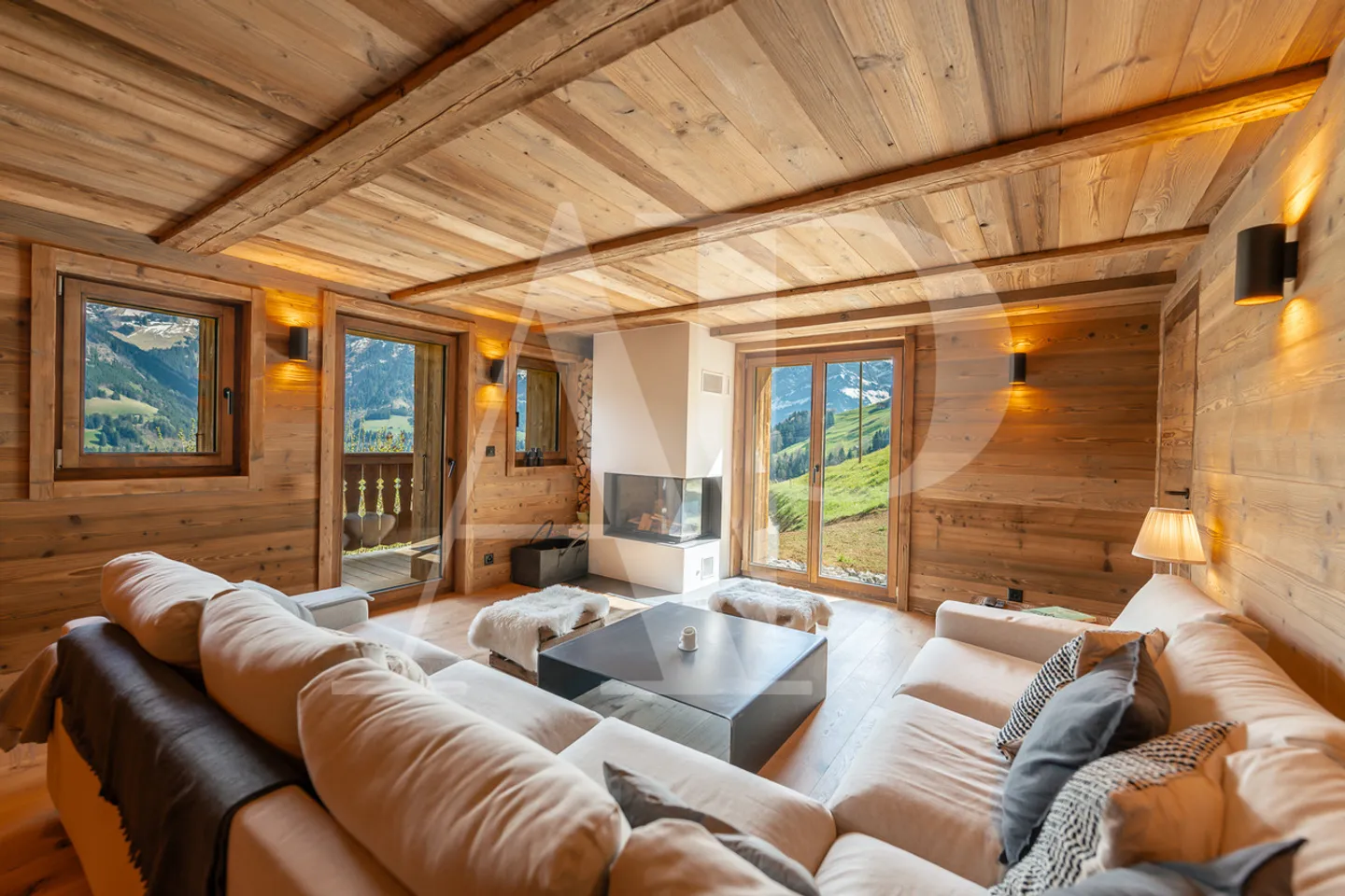 Avanthay Immobilier - Val-d'Illiez - Exceptional chalet under reconstruction - 6.5 rooms - 4 bedrooms - Photo 1 of 29