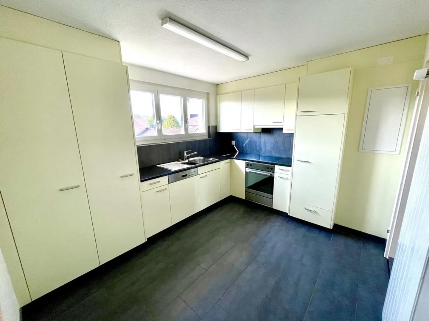 Charmante Dachzimmerwohnung - Foto 1 von 6