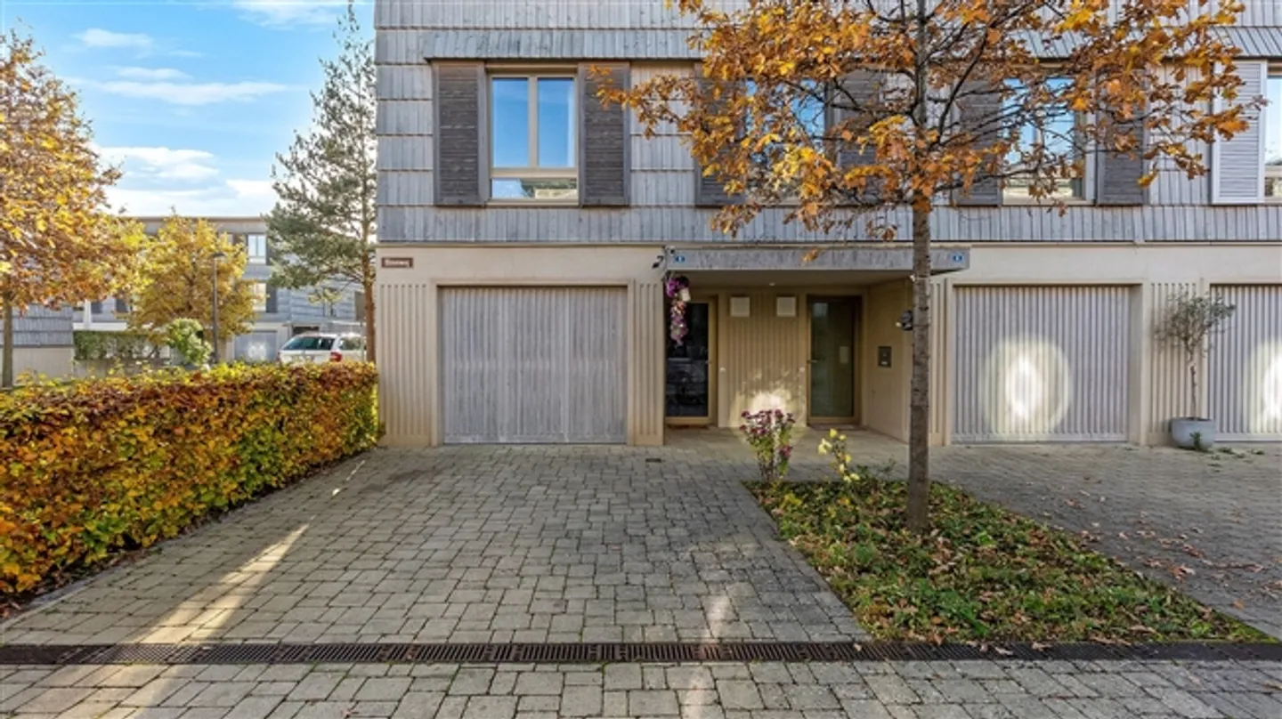 Casa angolare in posizione top - Foto 2 di 13