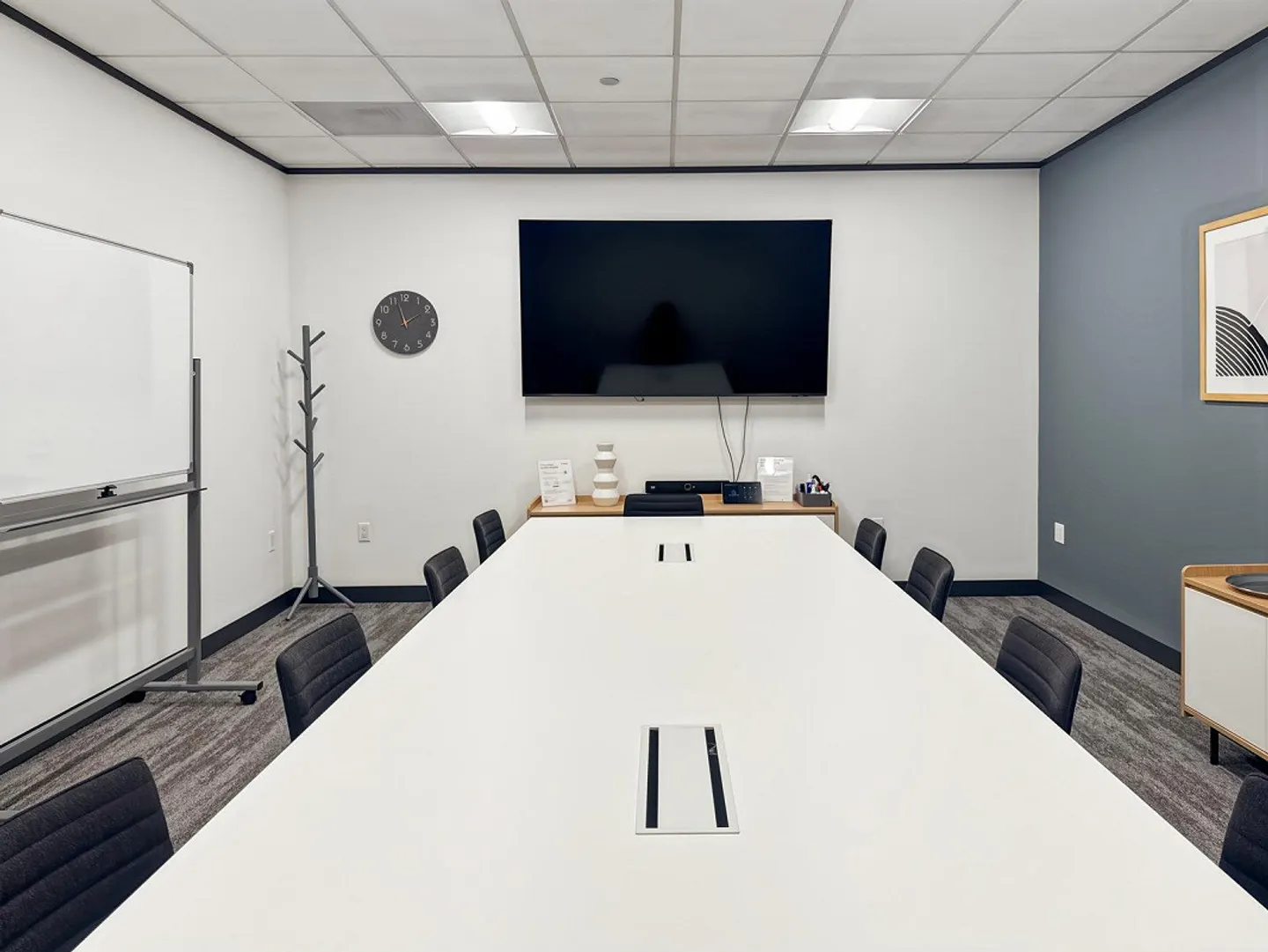 Private office space for 30 in Regus Spoom Kriens - Photo 2 of 9
