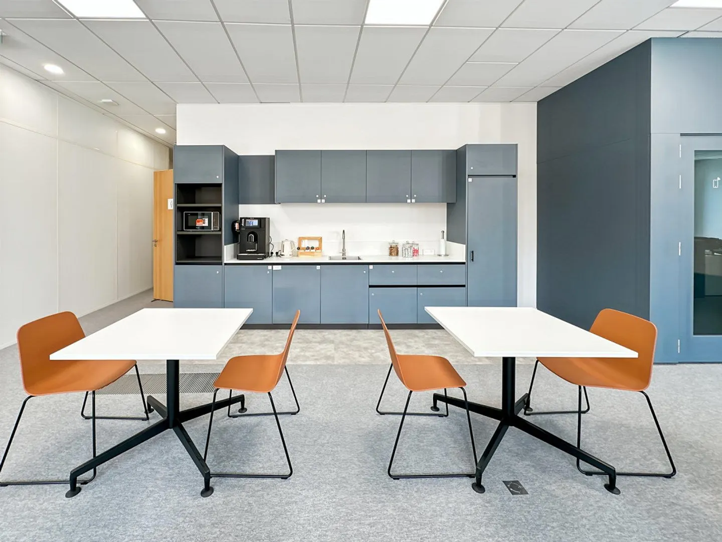 Private office space for 30 in Regus Spoom Kriens - Photo 8 of 9