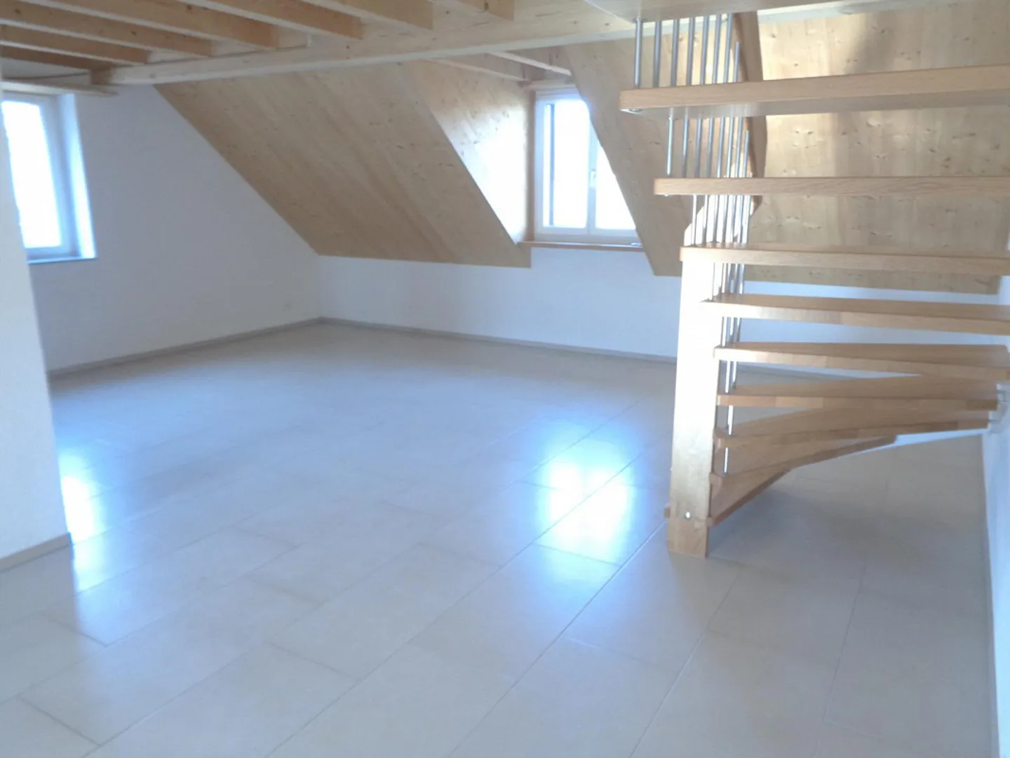 RoofTop Apartment , ideally located 5 mintues walk bus station 365view - Photo 14 of 30