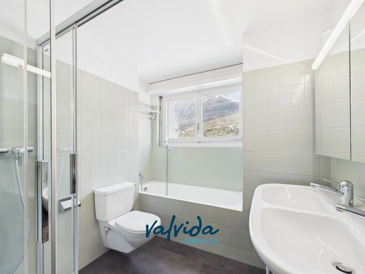 Appartement lumineux et spacieux de 5,5 pièces au cœur de Visp - Photo 5 sur 12