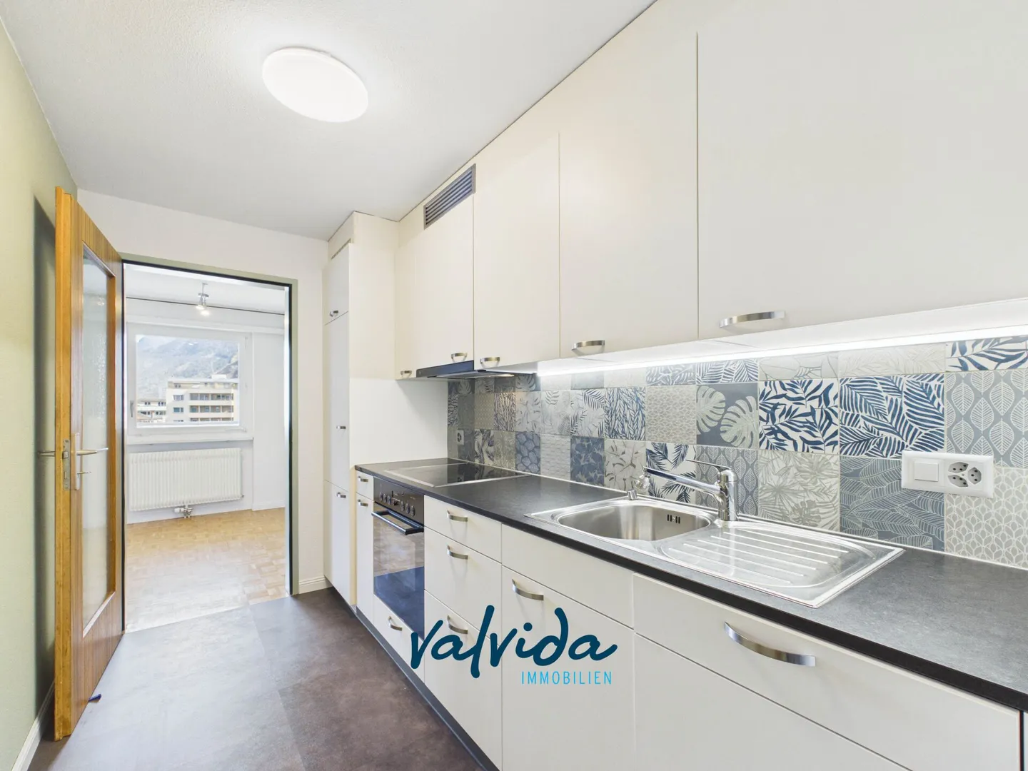 Appartement lumineux et spacieux de 5,5 pièces au cœur de Visp - Photo 4 sur 12