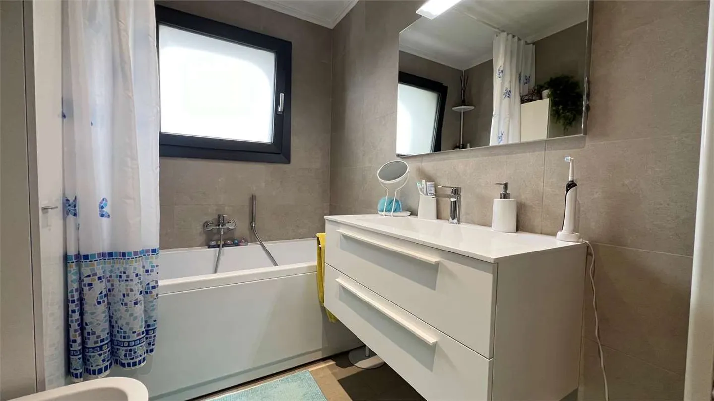 Condo/Apartment for sale in Vacallo, Switzerland - Photo 10 of 12