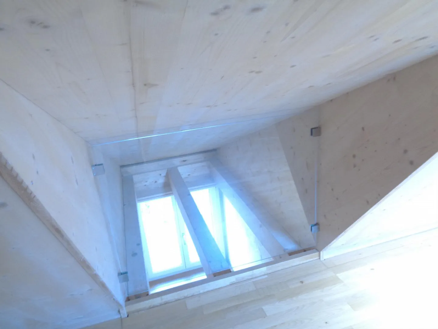 RoofTop Apartment , ideally located 5 mintues walk bus station 365view - Photo 23 of 30