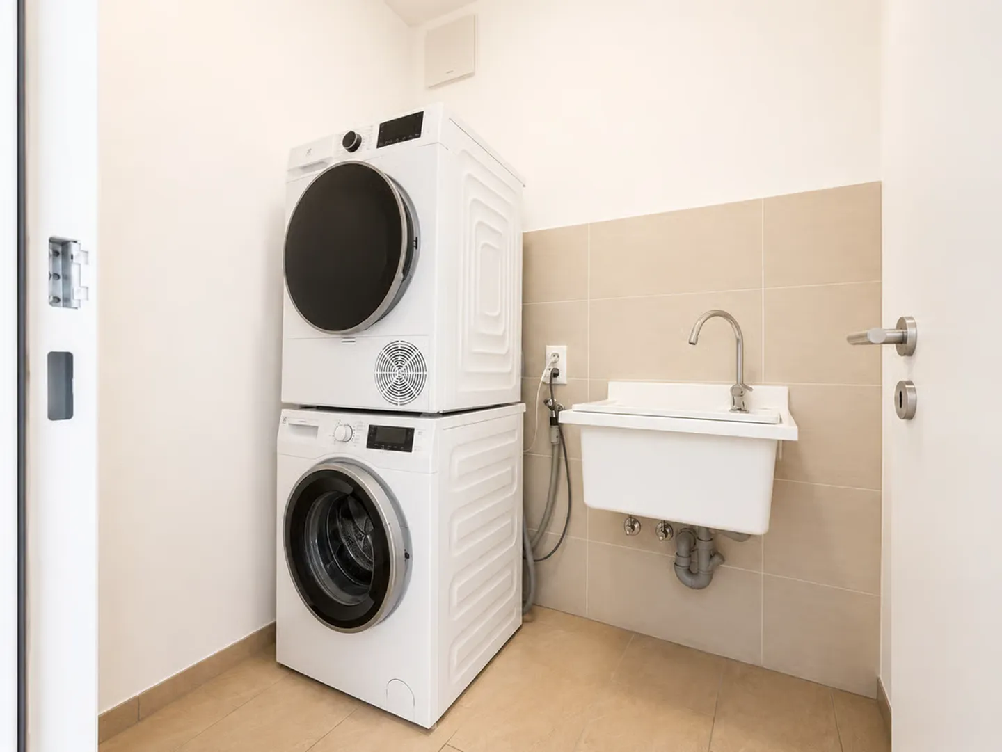 Helle 2.5 Zimmer Wohnung mit Terrasse - Foto 8 von 10