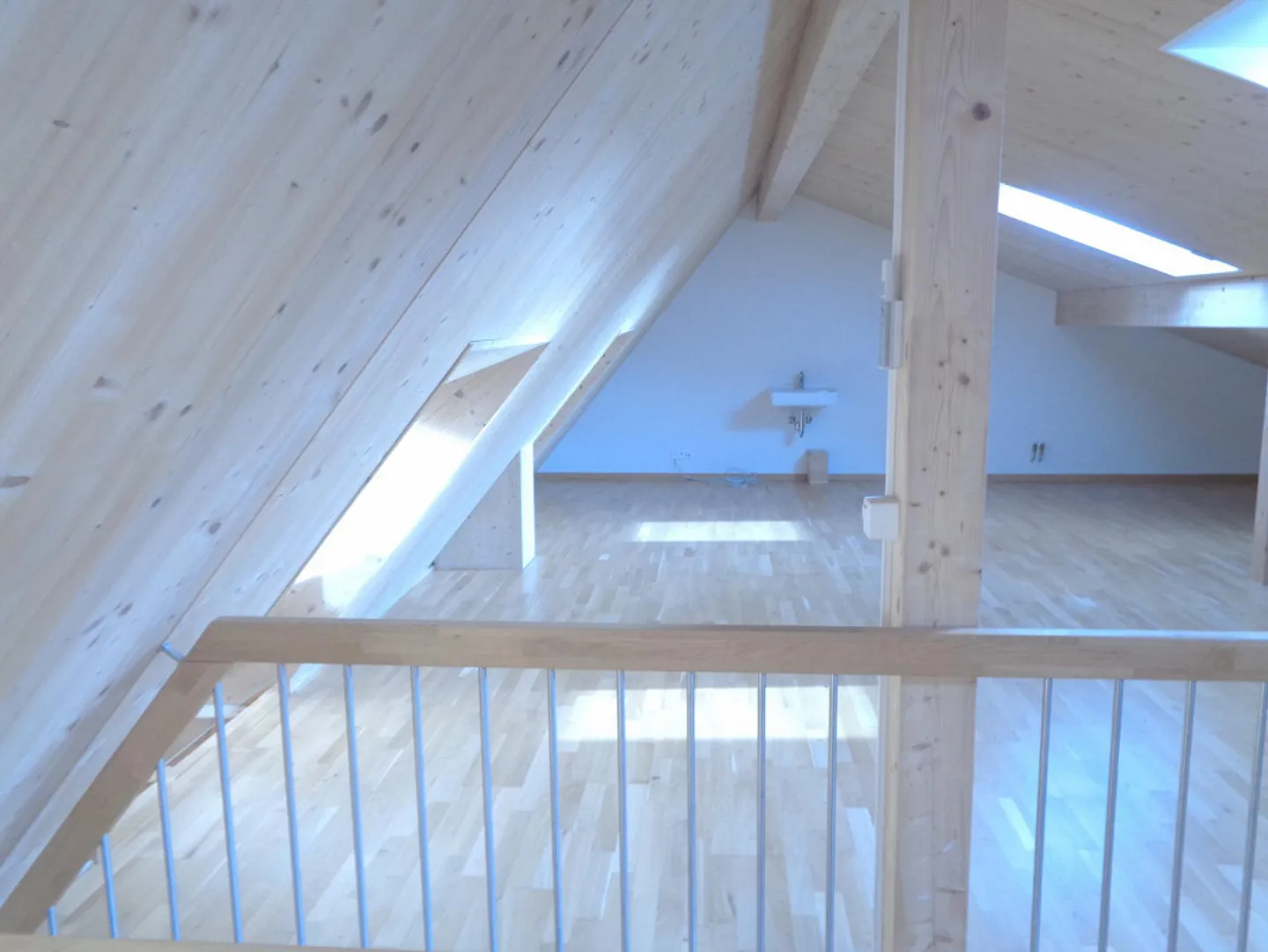 RoofTop Apartment , ideally located 5 mintues walk bus station 365view - Photo 29 of 30