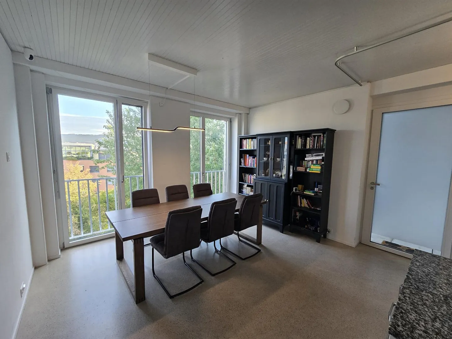 Grosszügige 4.5-Zimmer-Wohnung mit Balkon und Aussicht in Dietikon - Photo 5 sur 11