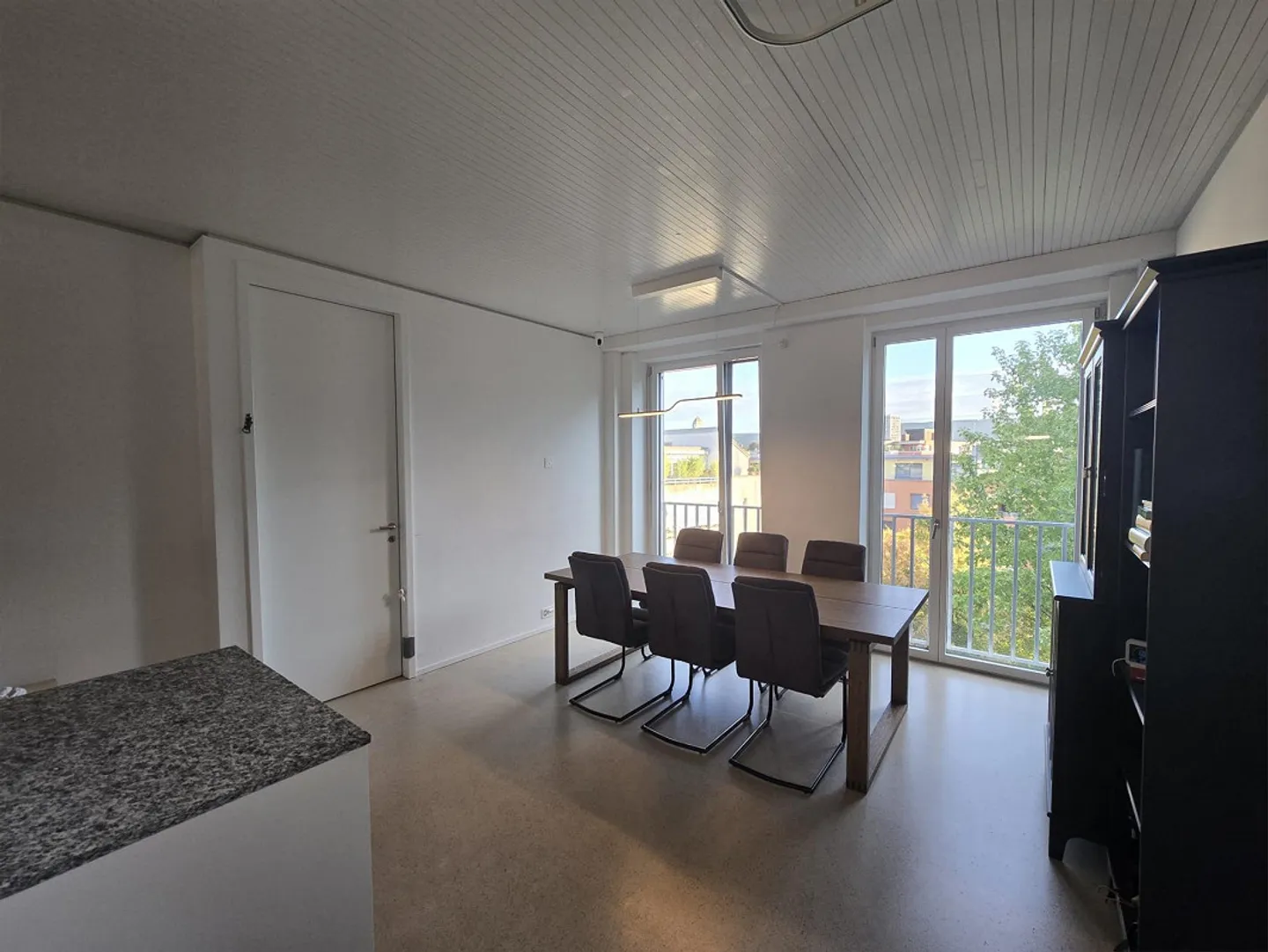 Grosszügige 4.5-Zimmer-Wohnung mit Balkon und Aussicht in Dietikon - Photo 2 sur 11