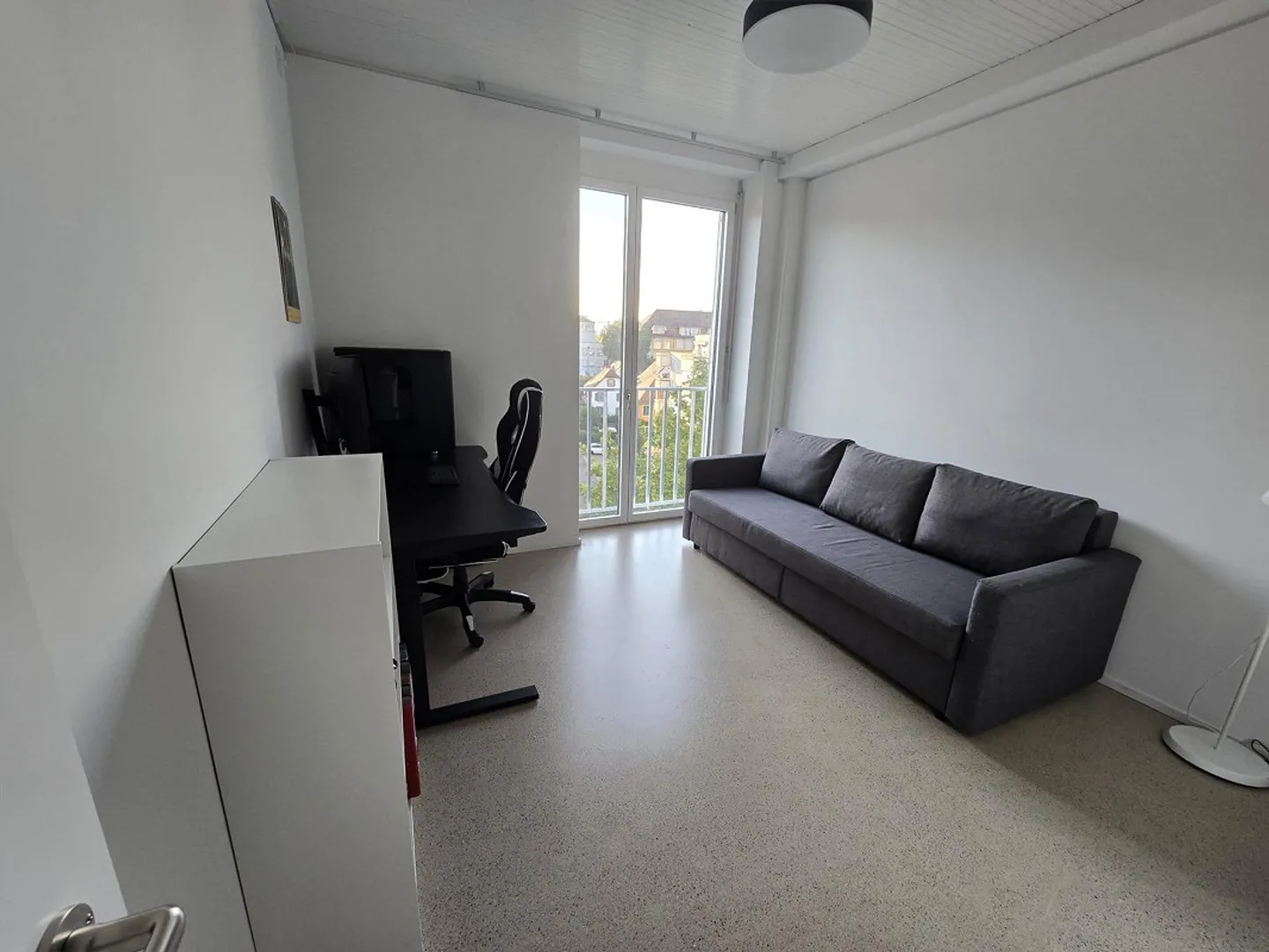 Grosszügige 4.5-Zimmer-Wohnung mit Balkon und Aussicht in Dietikon - Photo 8 sur 11