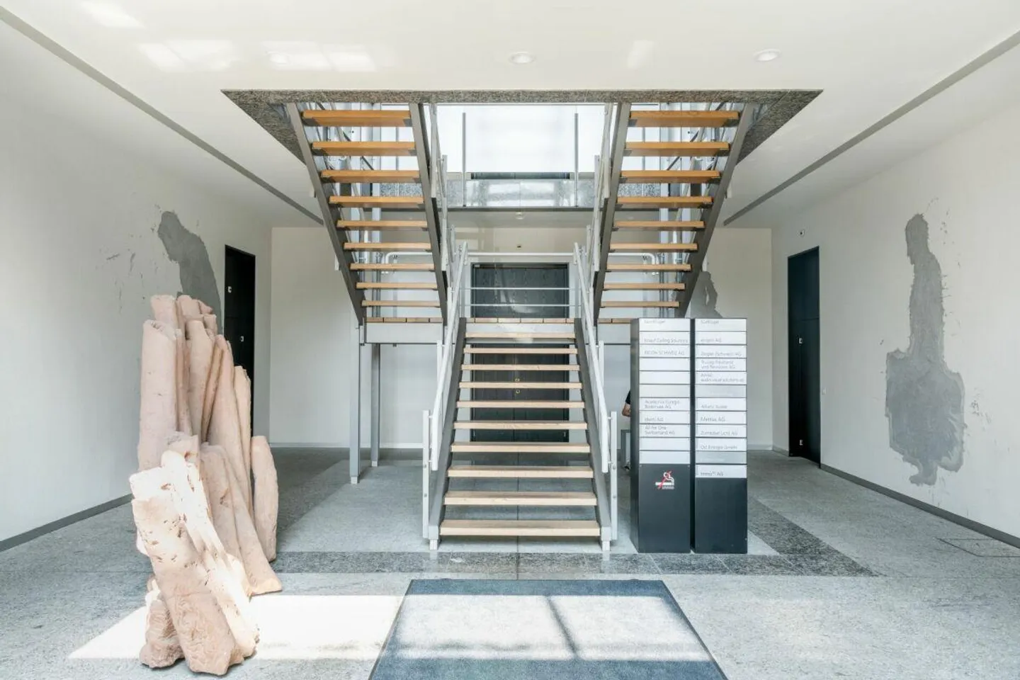 Work successfully, with joy and sunshine. - Photo 10 of 13