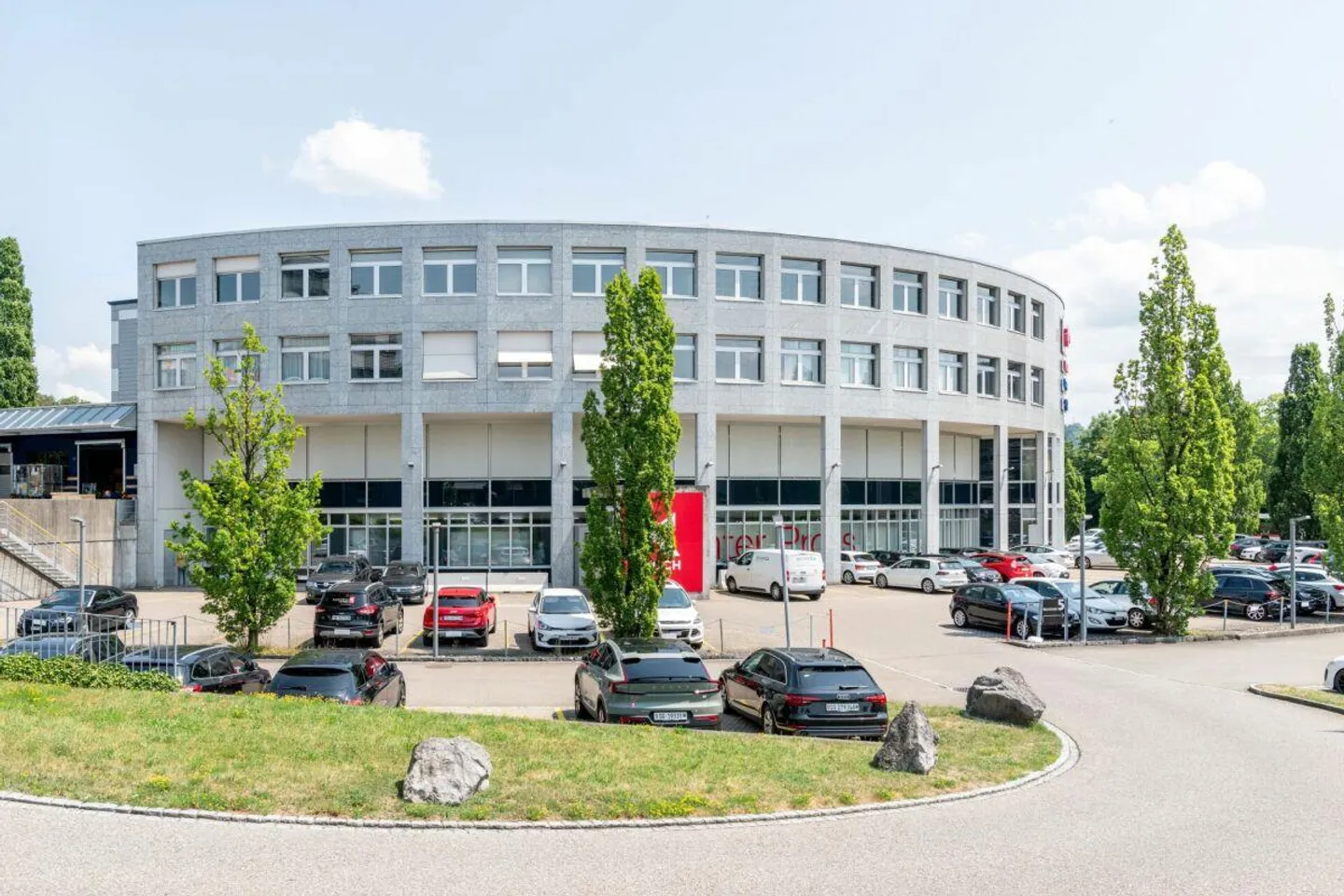 Work successfully, with joy and sunshine. - Photo 12 of 13