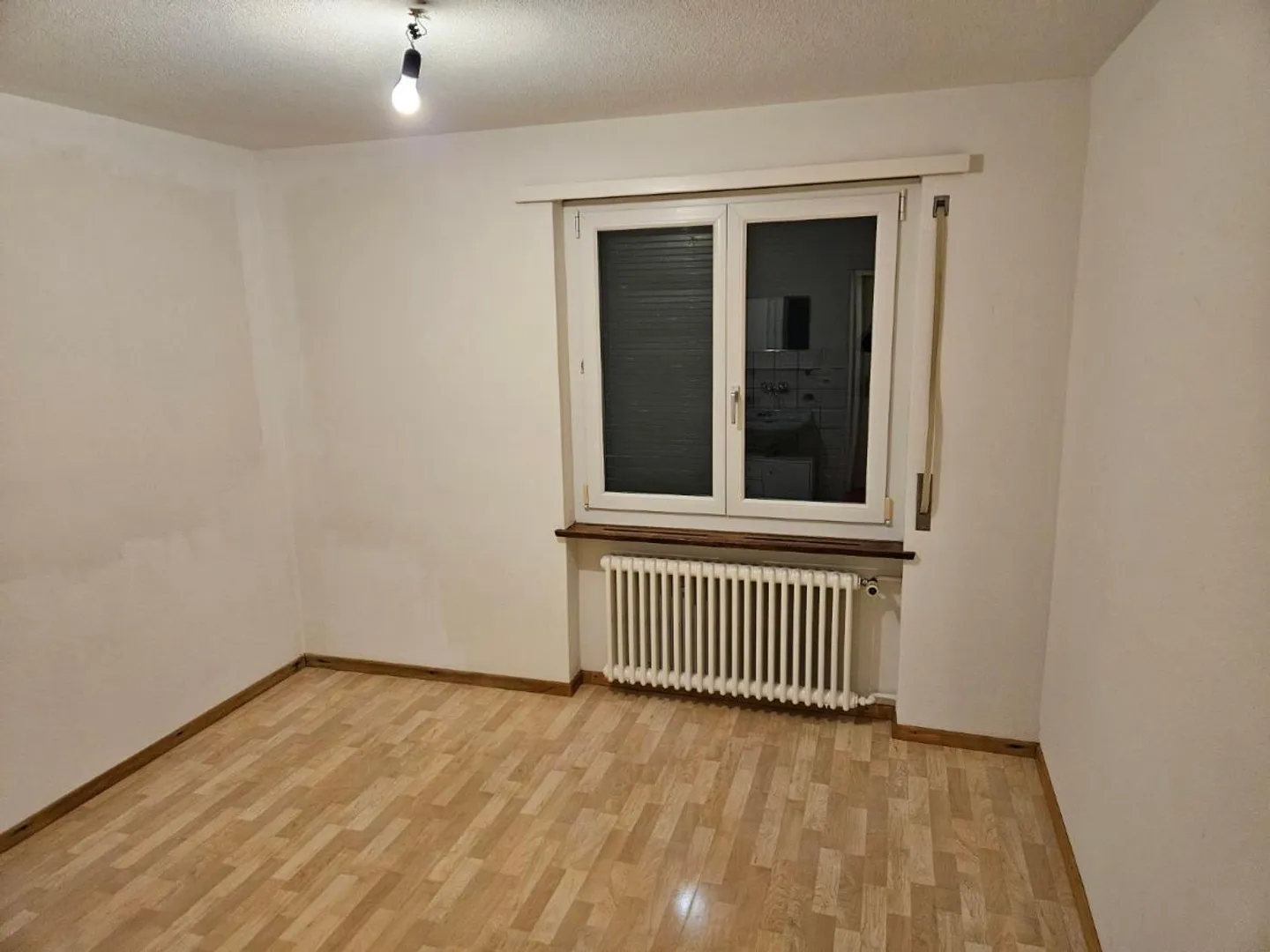 Quiet 2-room apartment with lake view - Photo 2 of 5