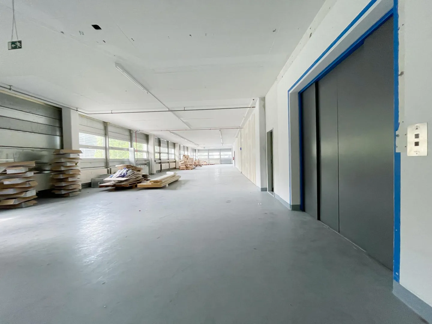 Preisgünstige Gewerbefläche im Techpark Saland zu vermieten - Foto 1 von 4