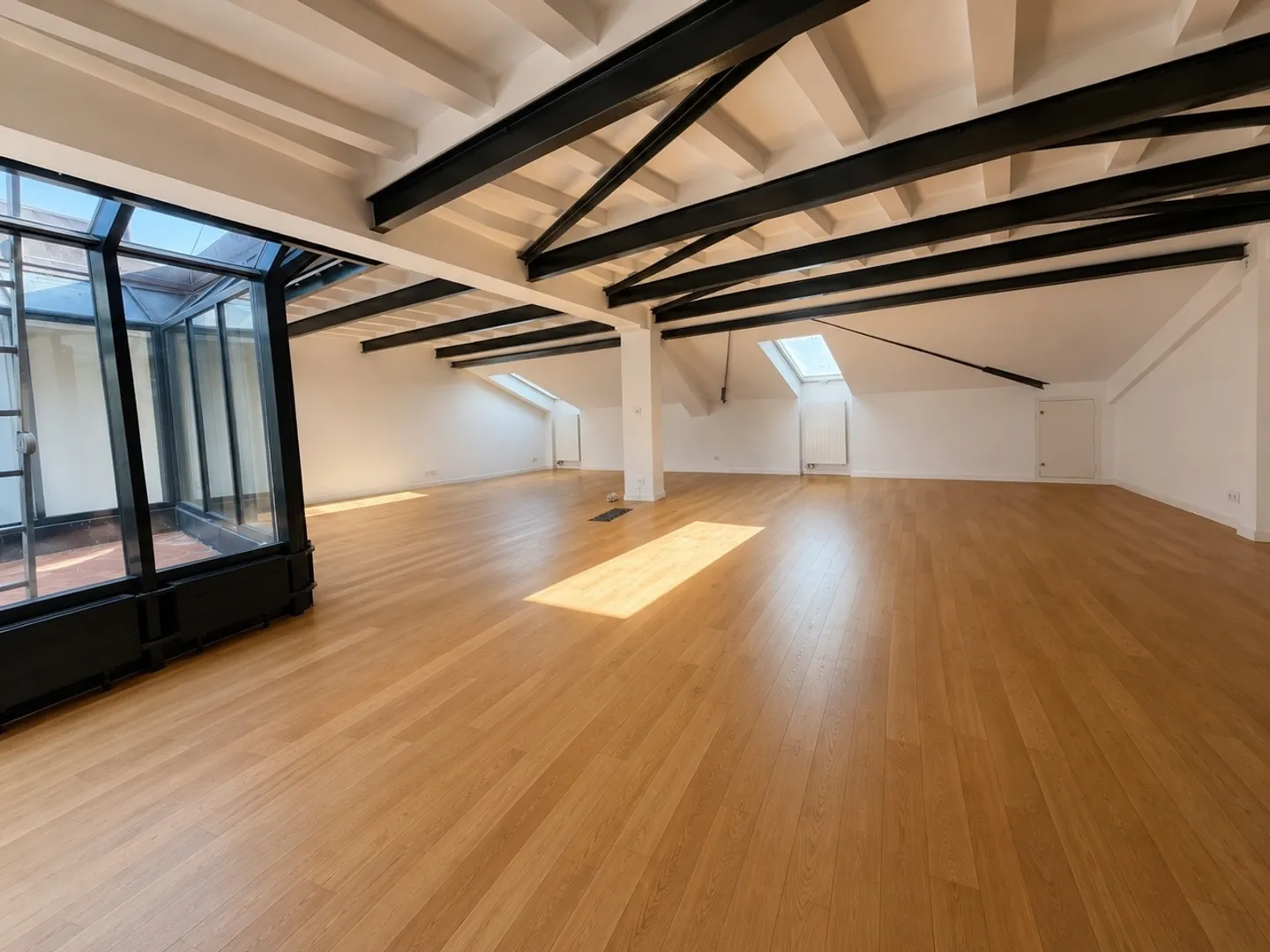 Unique studio at exclusive lakeside location - limited until 31.08.2029! - Photo 1 of 5